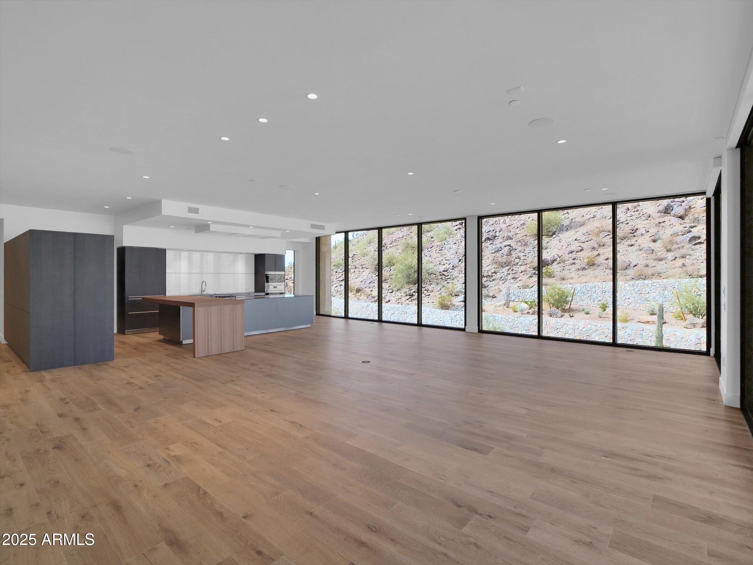 ASCENT AT THE PHOENICIAN MOUNTAINSIDE CONDOMINIUMS - Residential