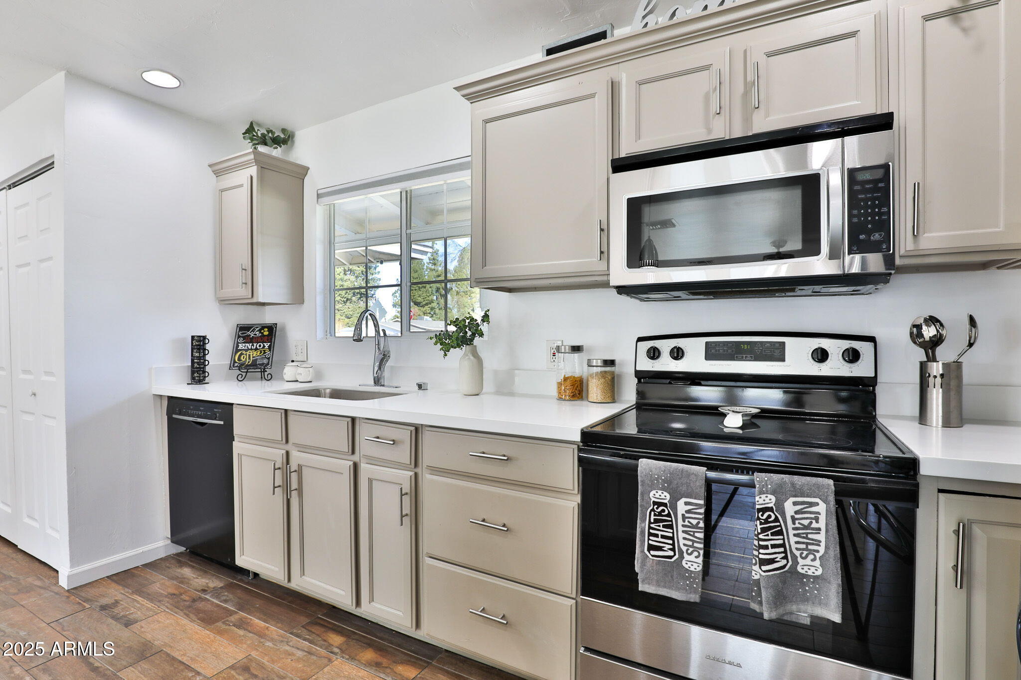 NORTH VISTA - Residential