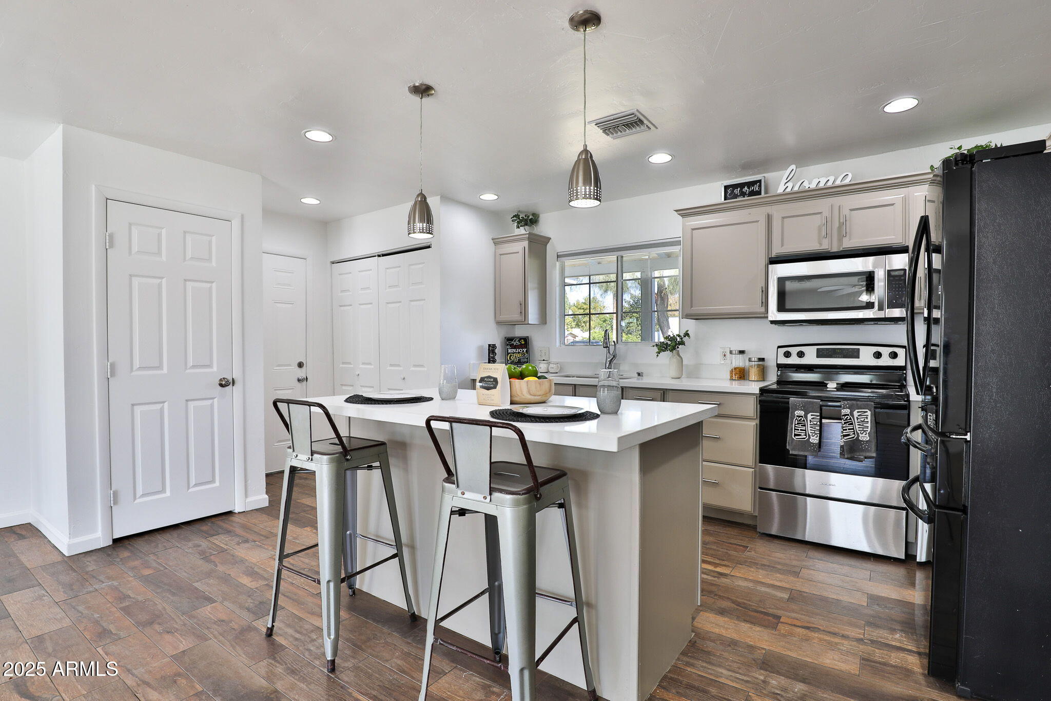 NORTH VISTA - Residential
