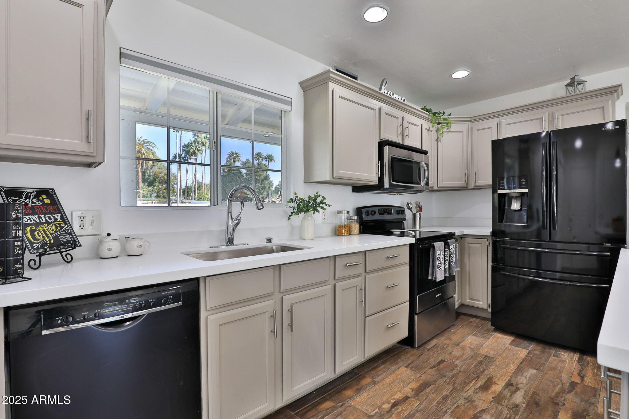 NORTH VISTA - Residential