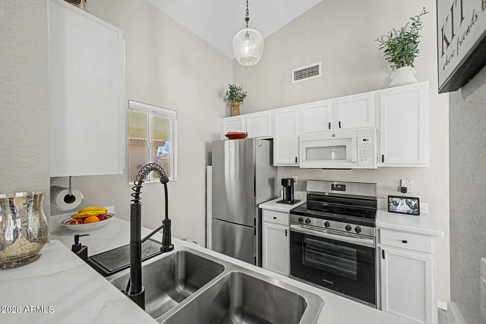 SUNBIRD UNIT ELEVEN - Residential