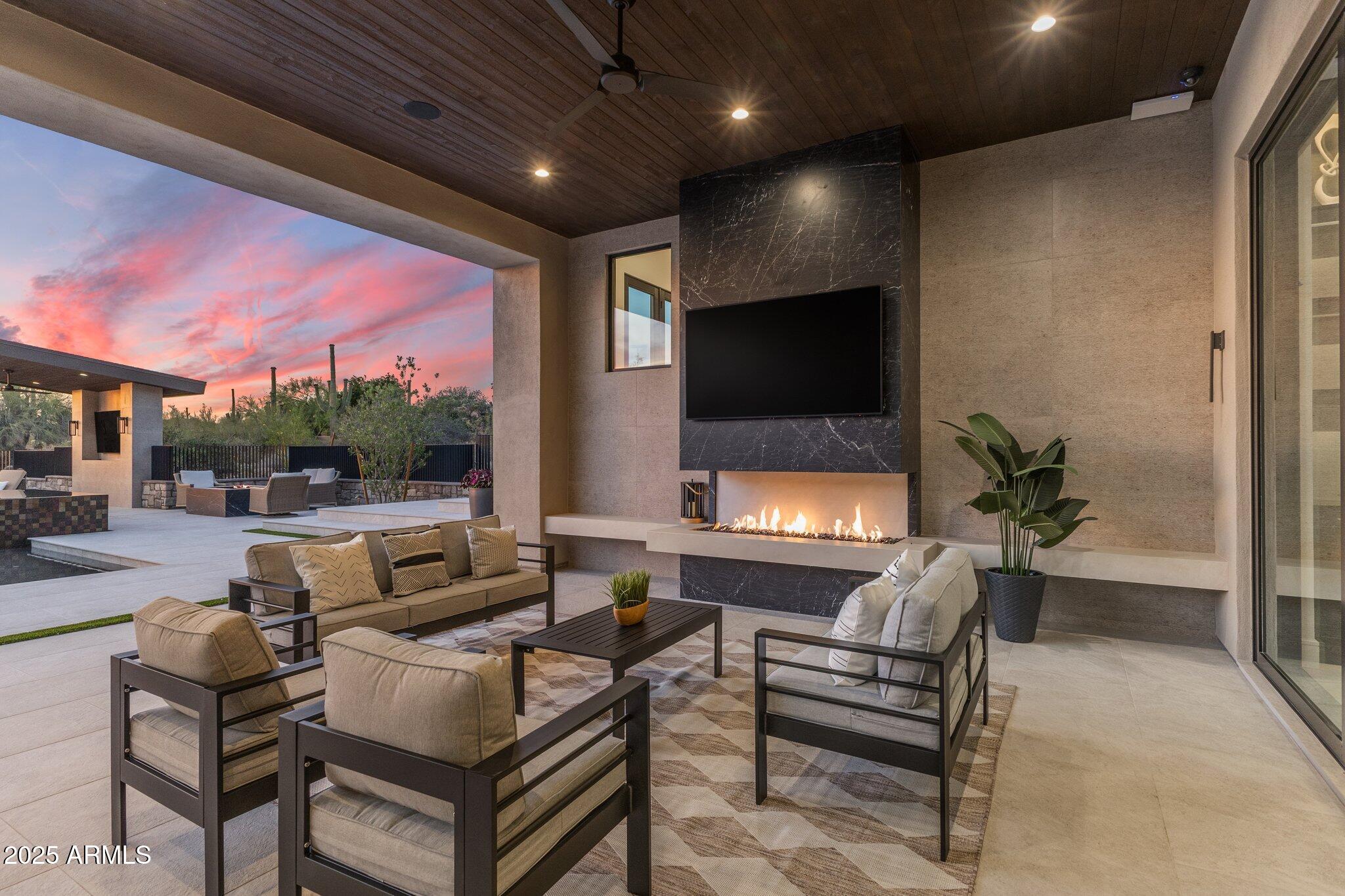 PINNACLE PEAK VISTAS 3 LOT 1-210 TR A-B - Residential