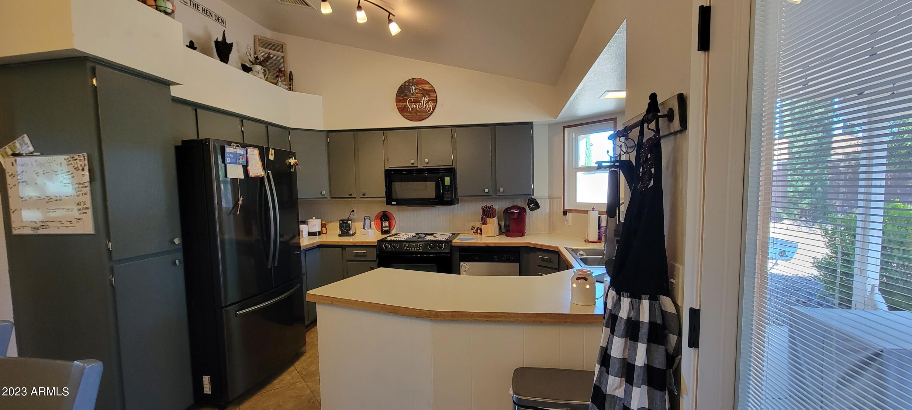 TRACT UNIT 115 AMD - Residential