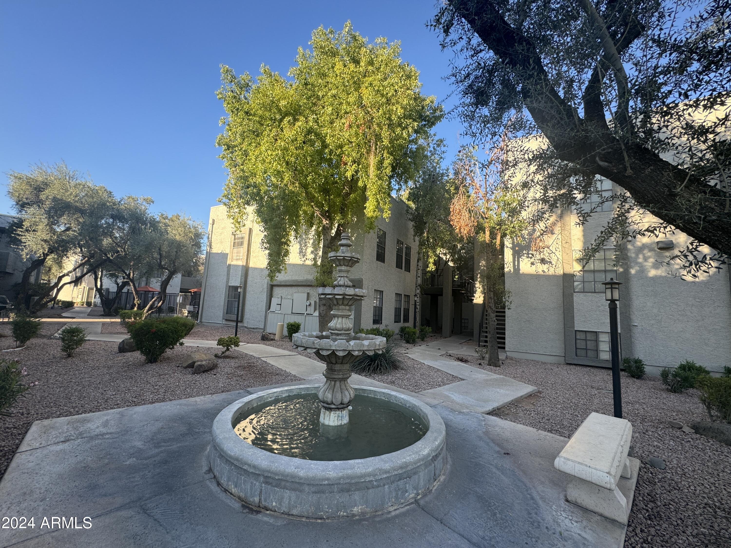 LA CASA DE FUENTE - Residential Lease