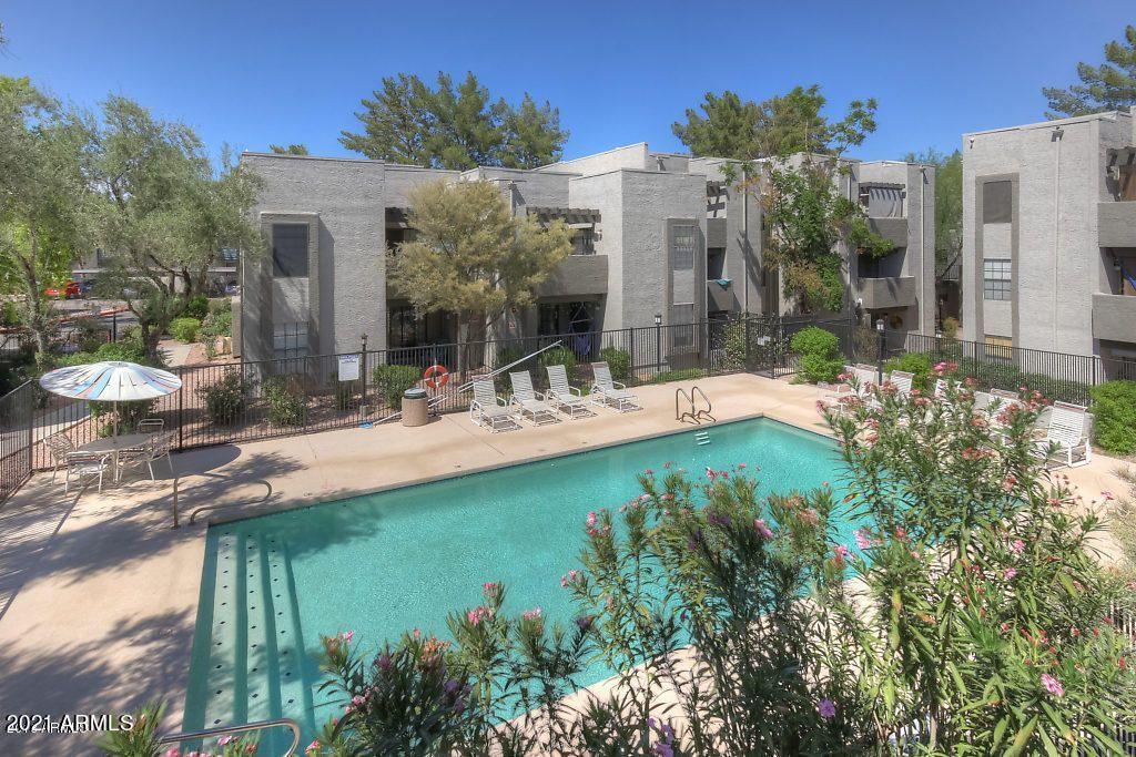 LA CASA DE FUENTE - Residential Lease