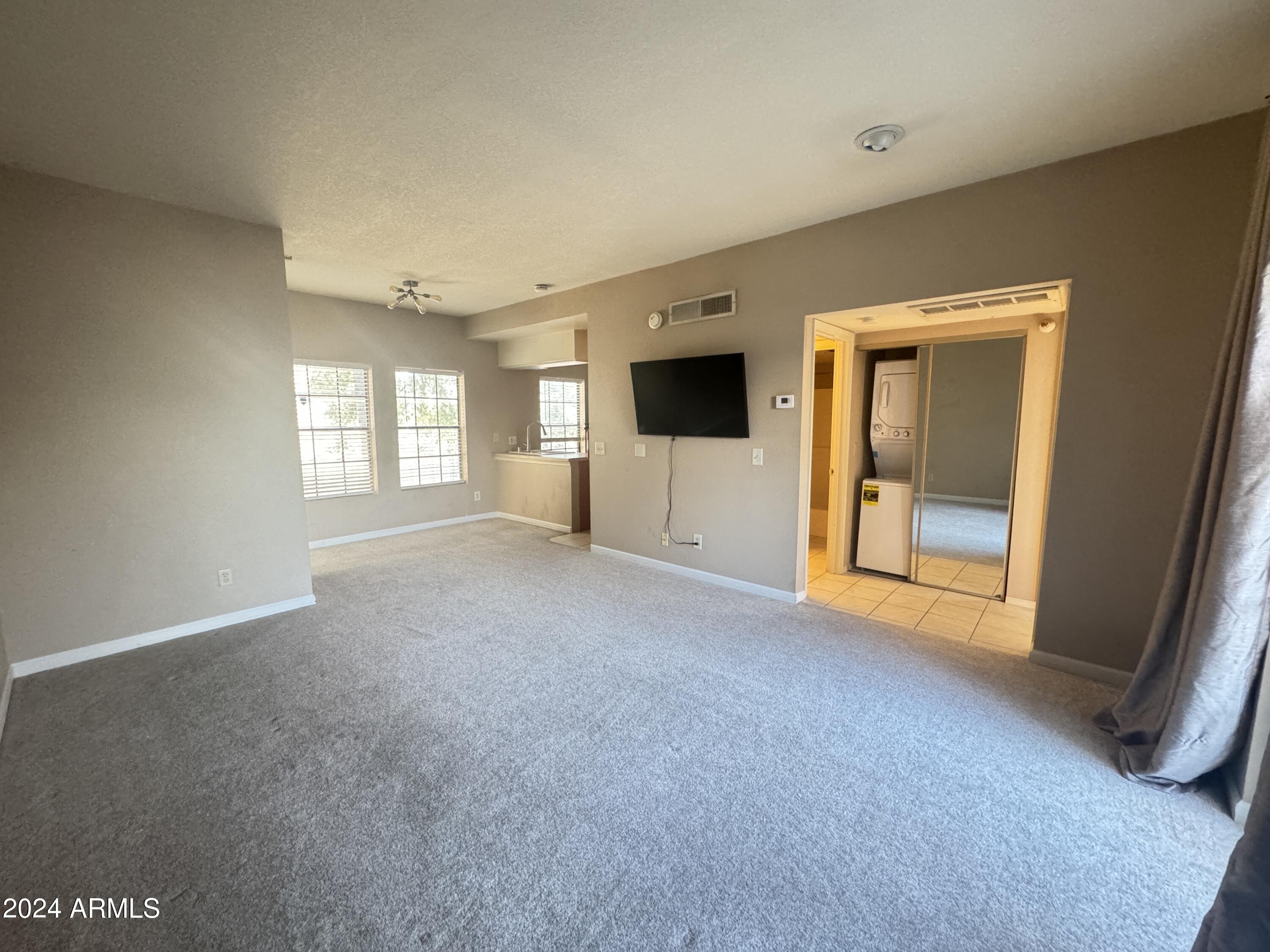 LA CASA DE FUENTE - Residential Lease