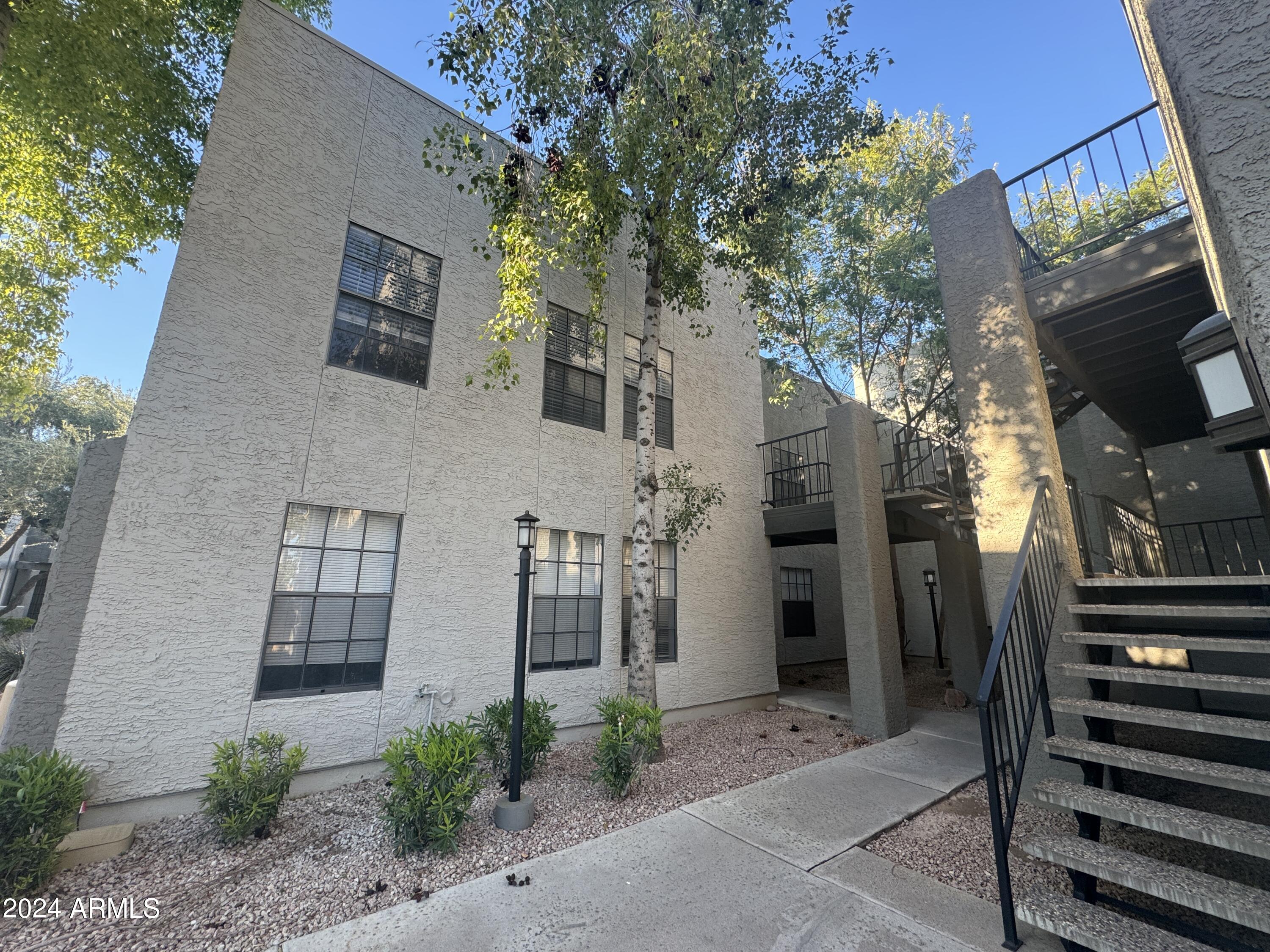 LA CASA DE FUENTE - Residential Lease