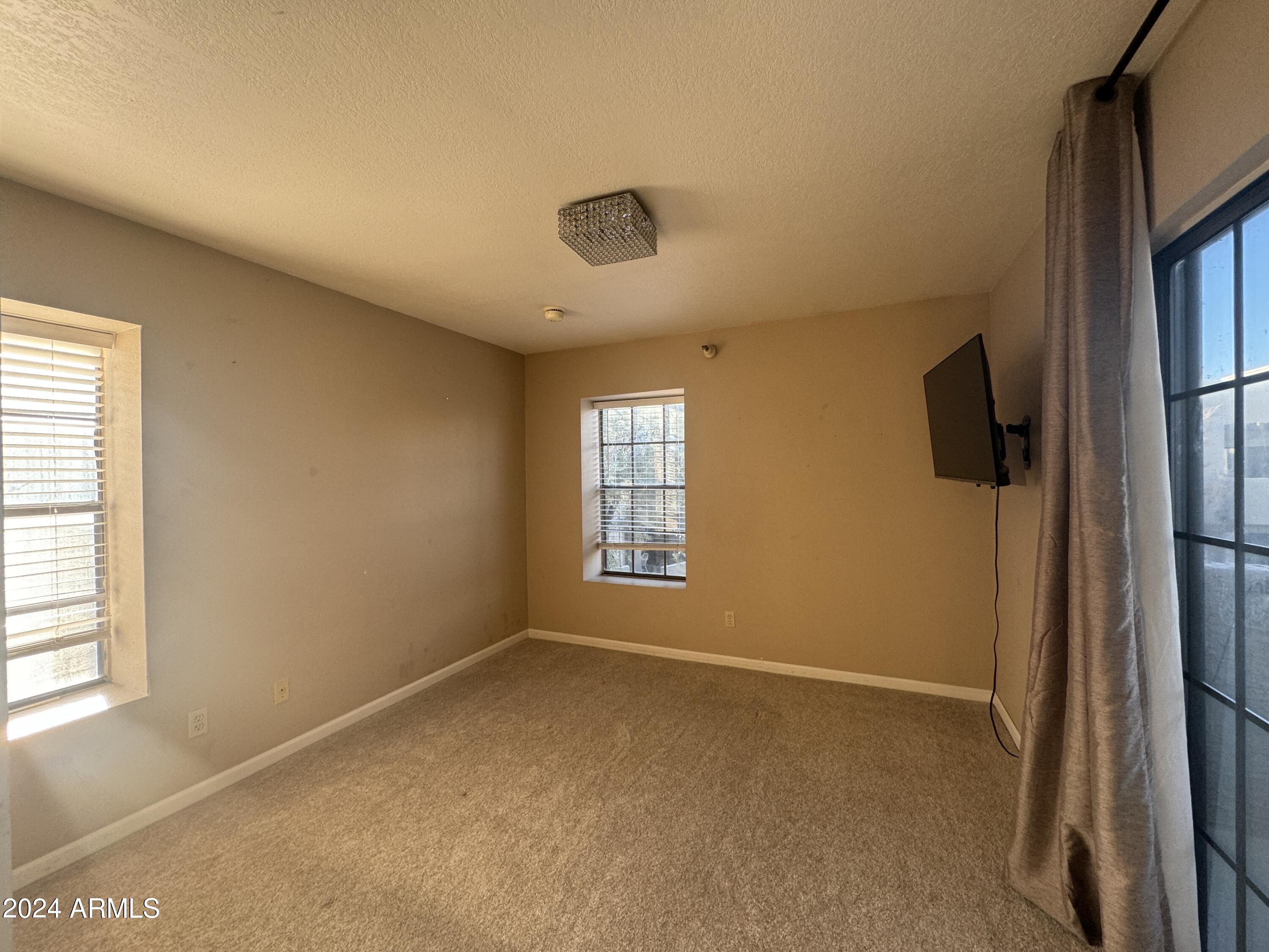 LA CASA DE FUENTE - Residential Lease