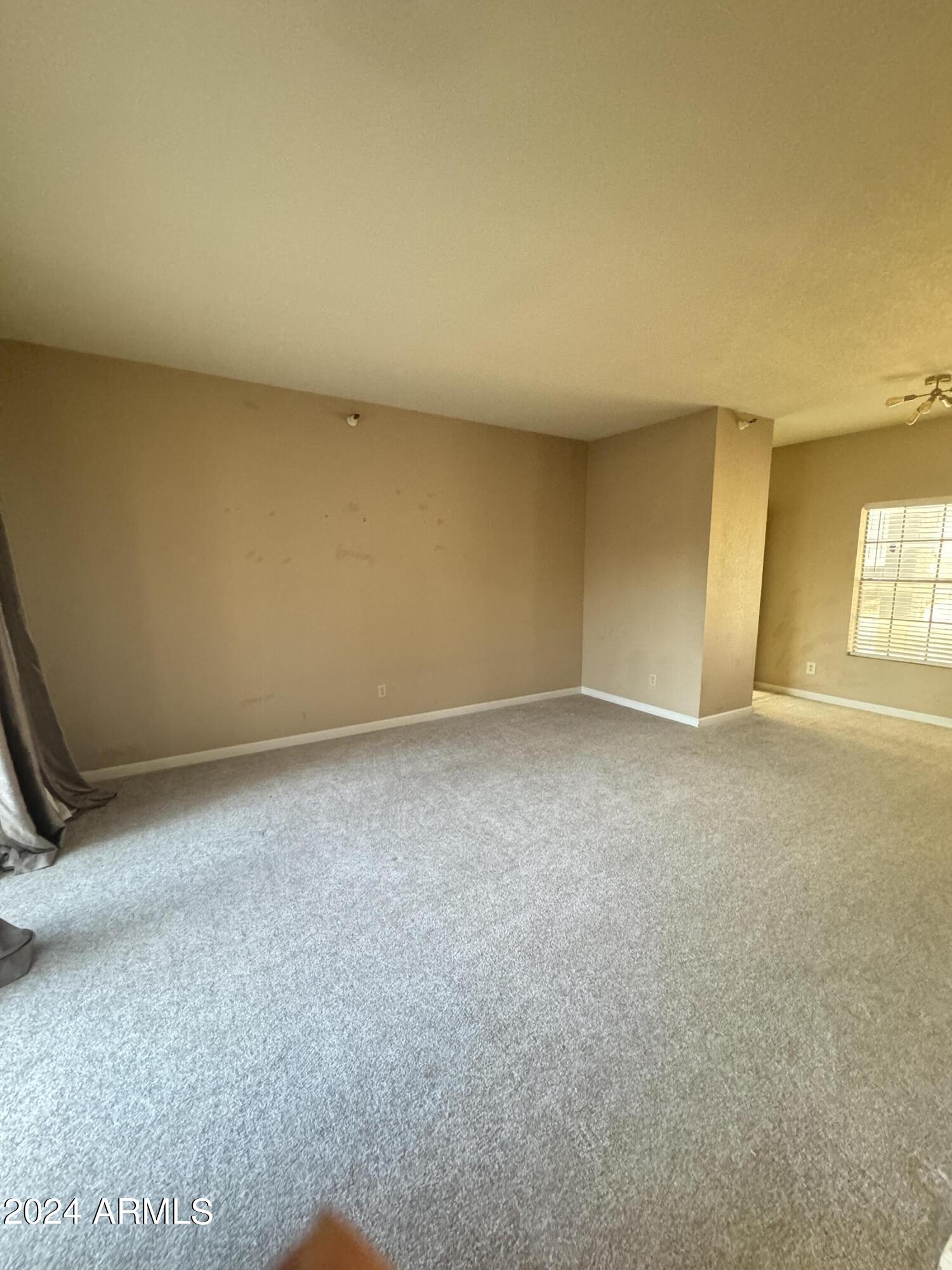 LA CASA DE FUENTE - Residential Lease