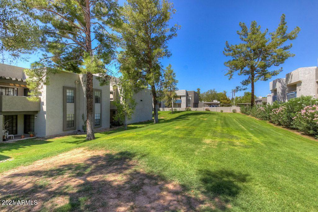 LA CASA DE FUENTE - Residential Lease