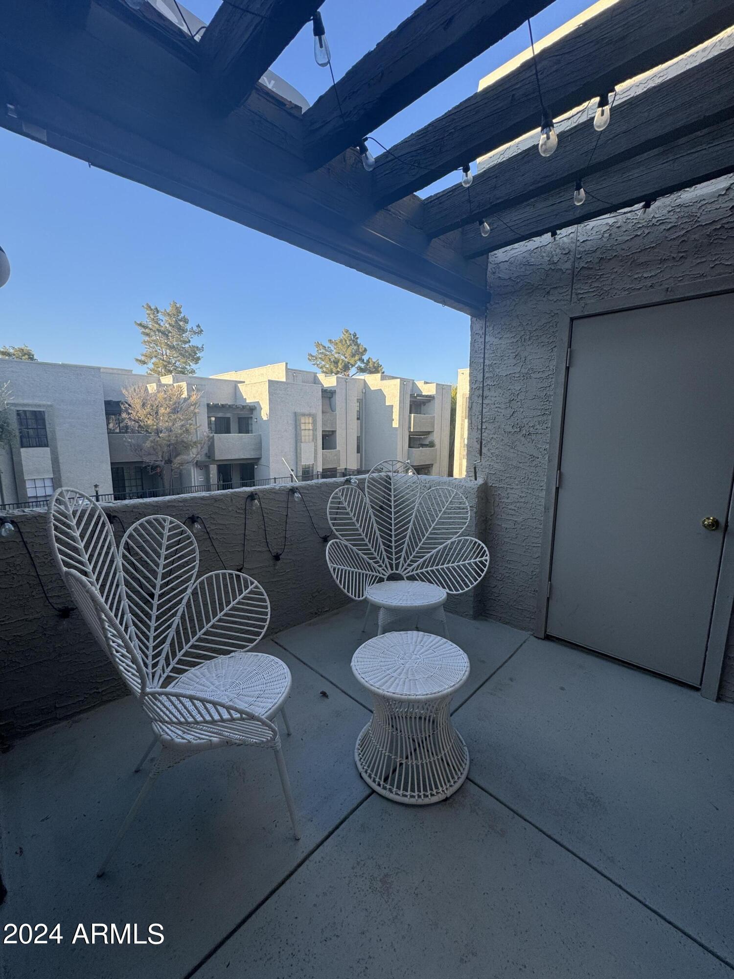 LA CASA DE FUENTE - Residential Lease