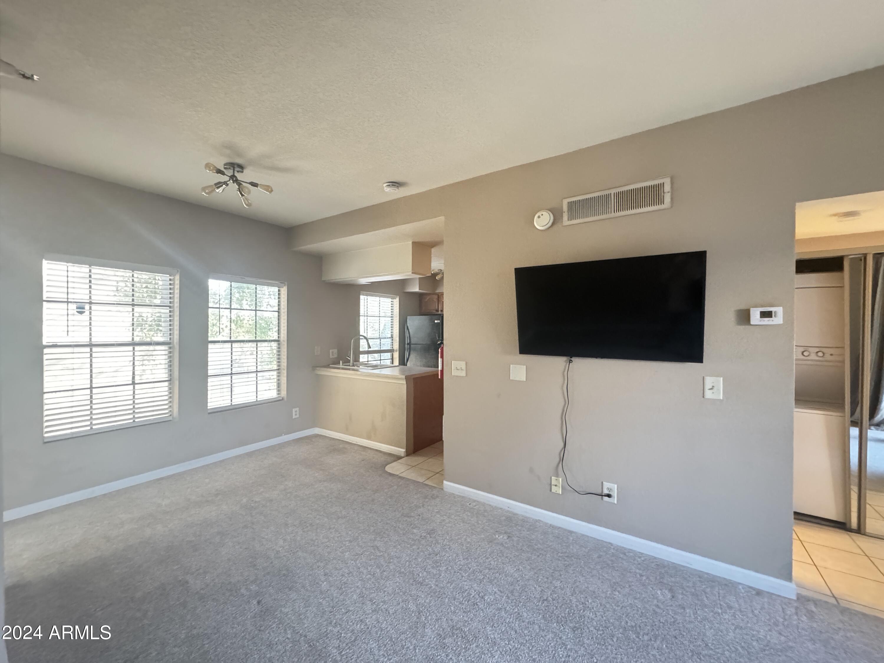 LA CASA DE FUENTE - Residential Lease