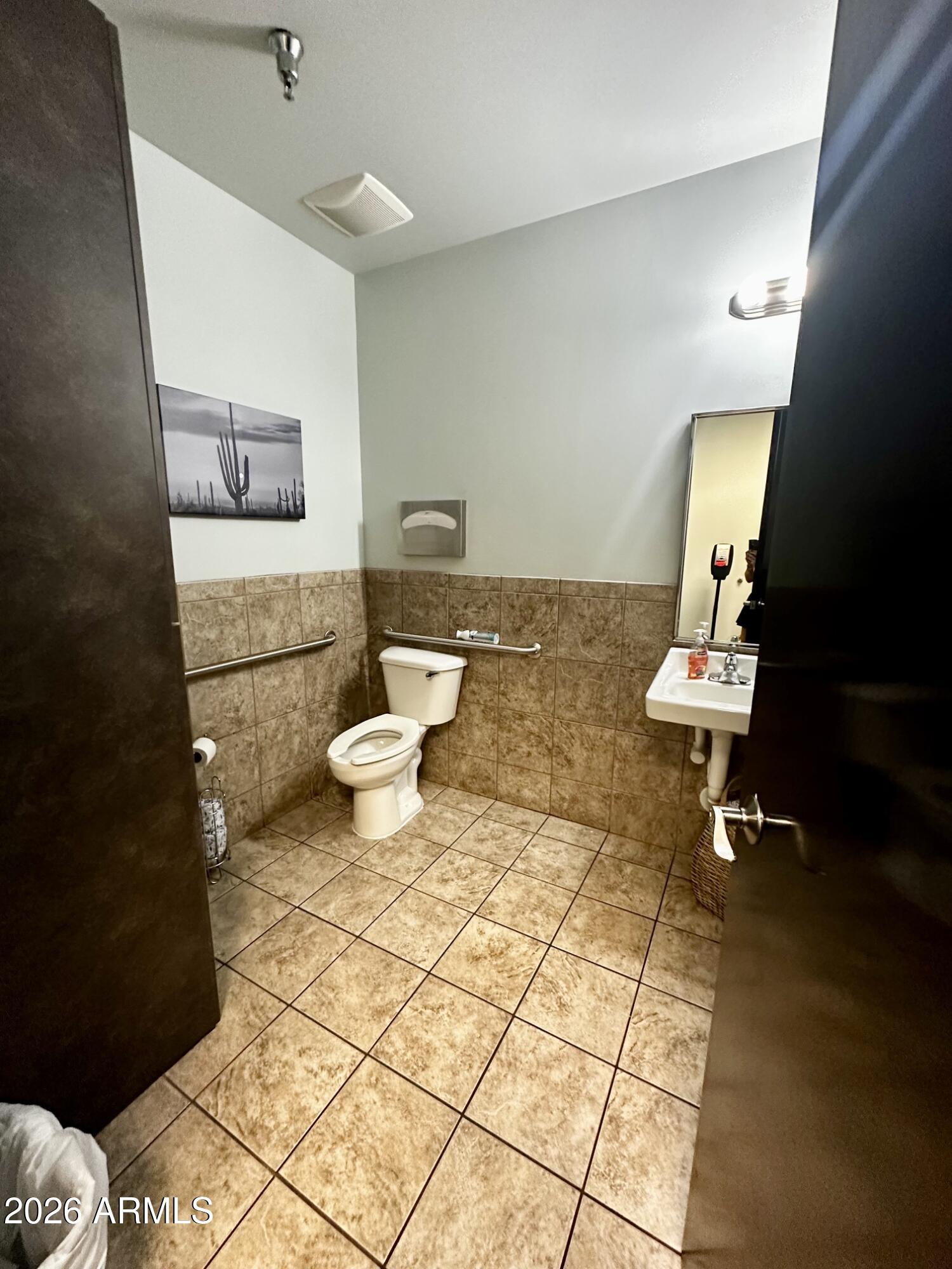 6700 ARROWHEAD PROFESSIONAL CENTER CONDOMINIUM - Commercial Sale