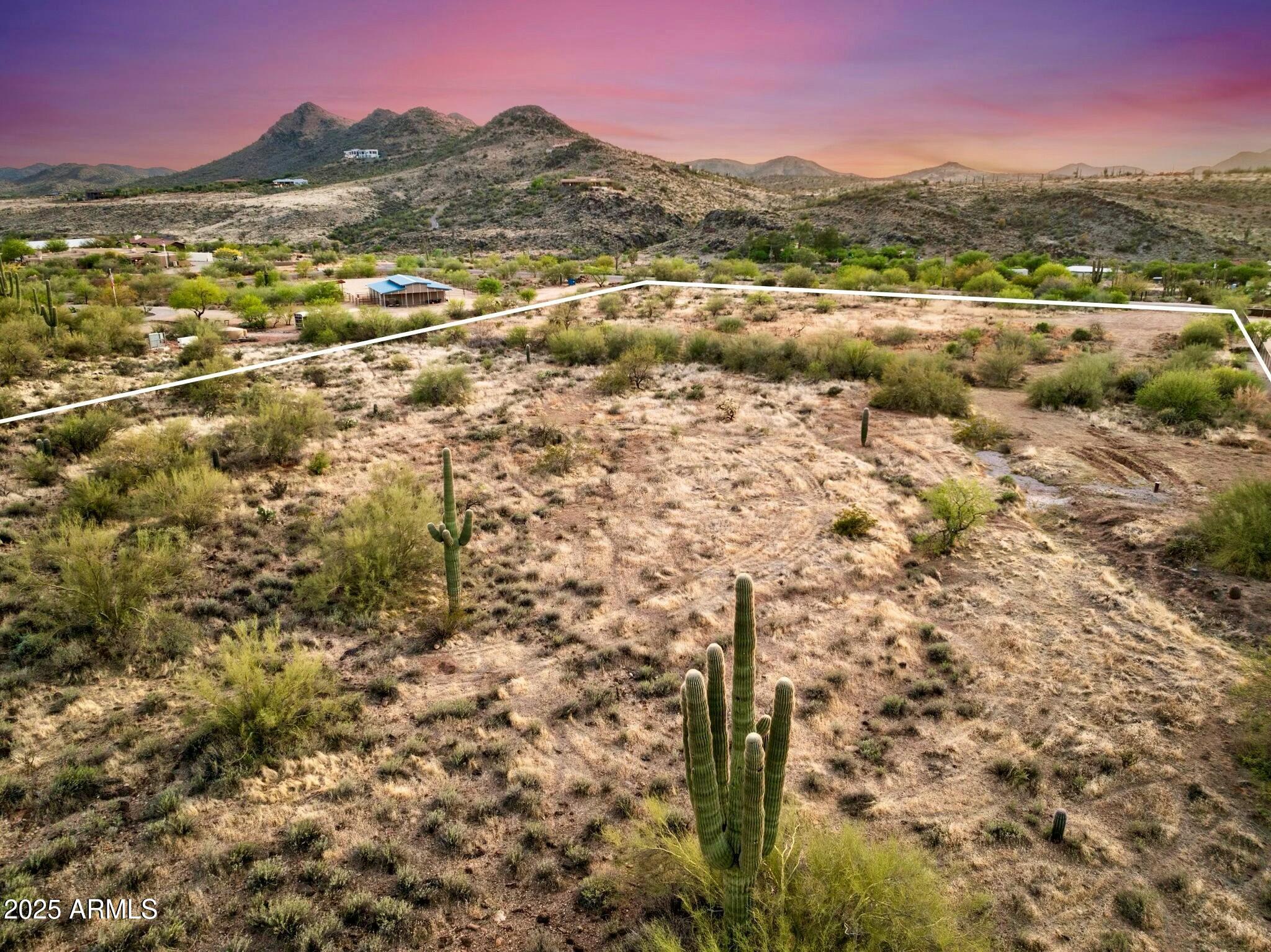 Metes and Bounds. Cave Creek - Land