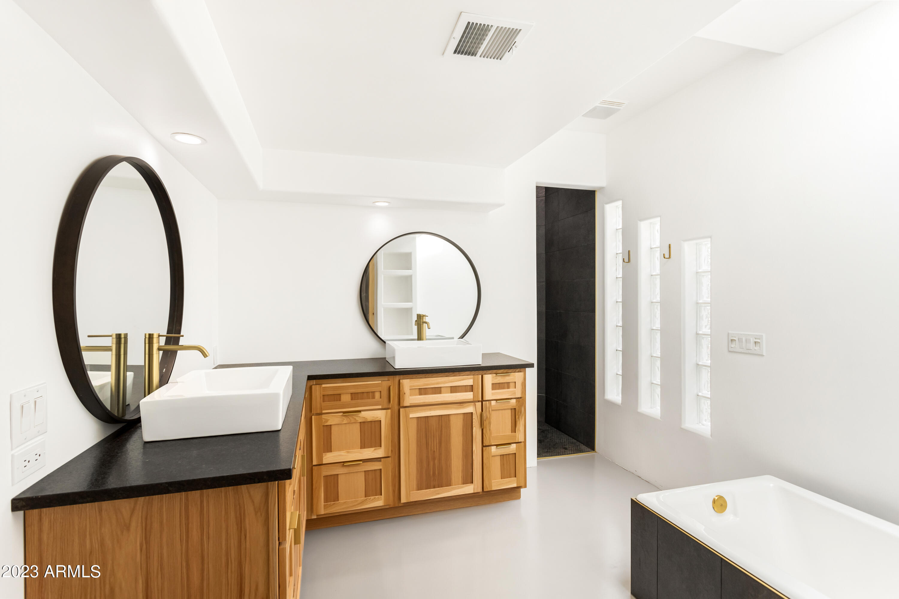 MOUNTAIN SHADOWS PHASE A - Residential