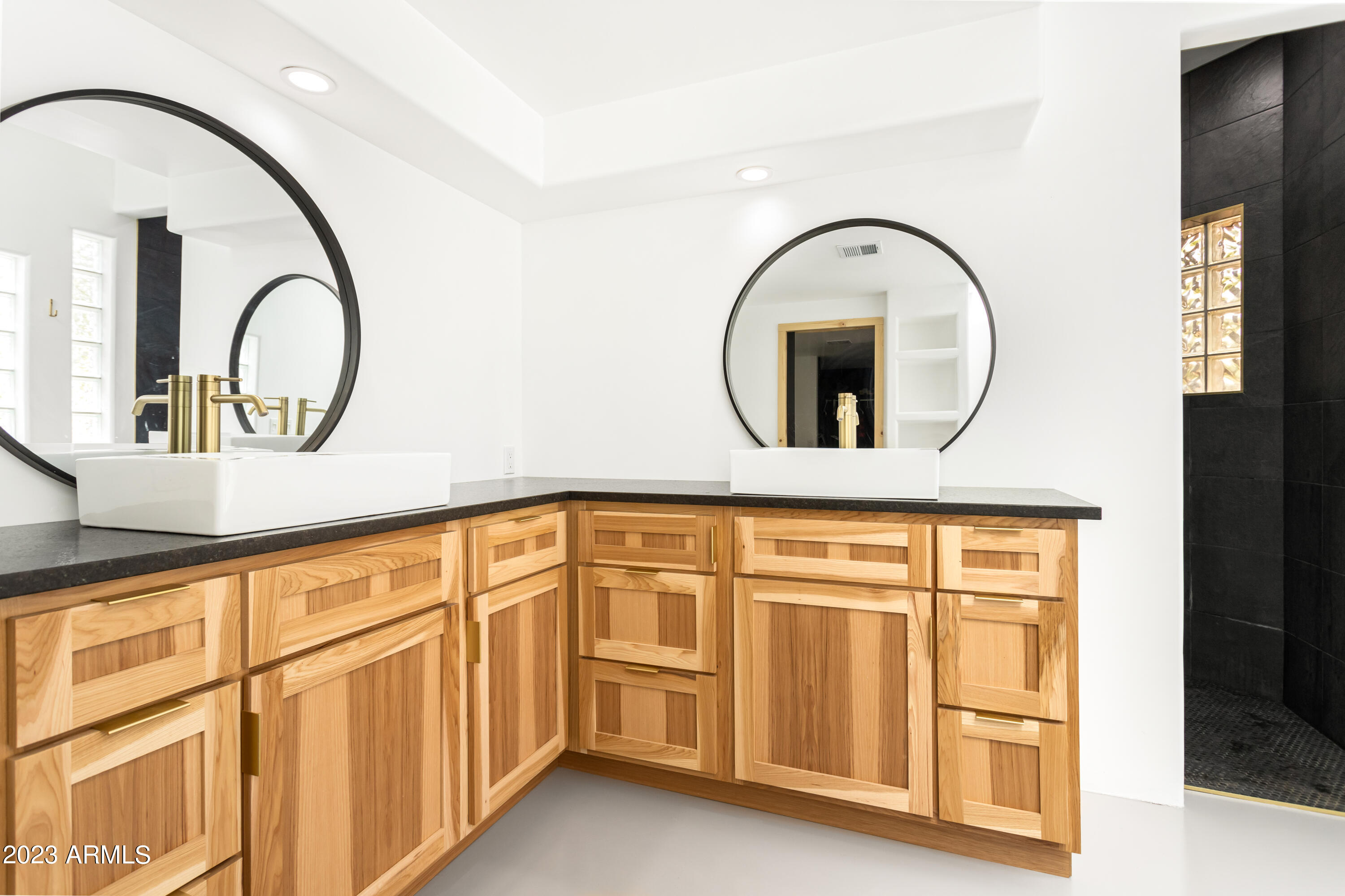 MOUNTAIN SHADOWS PHASE A - Residential