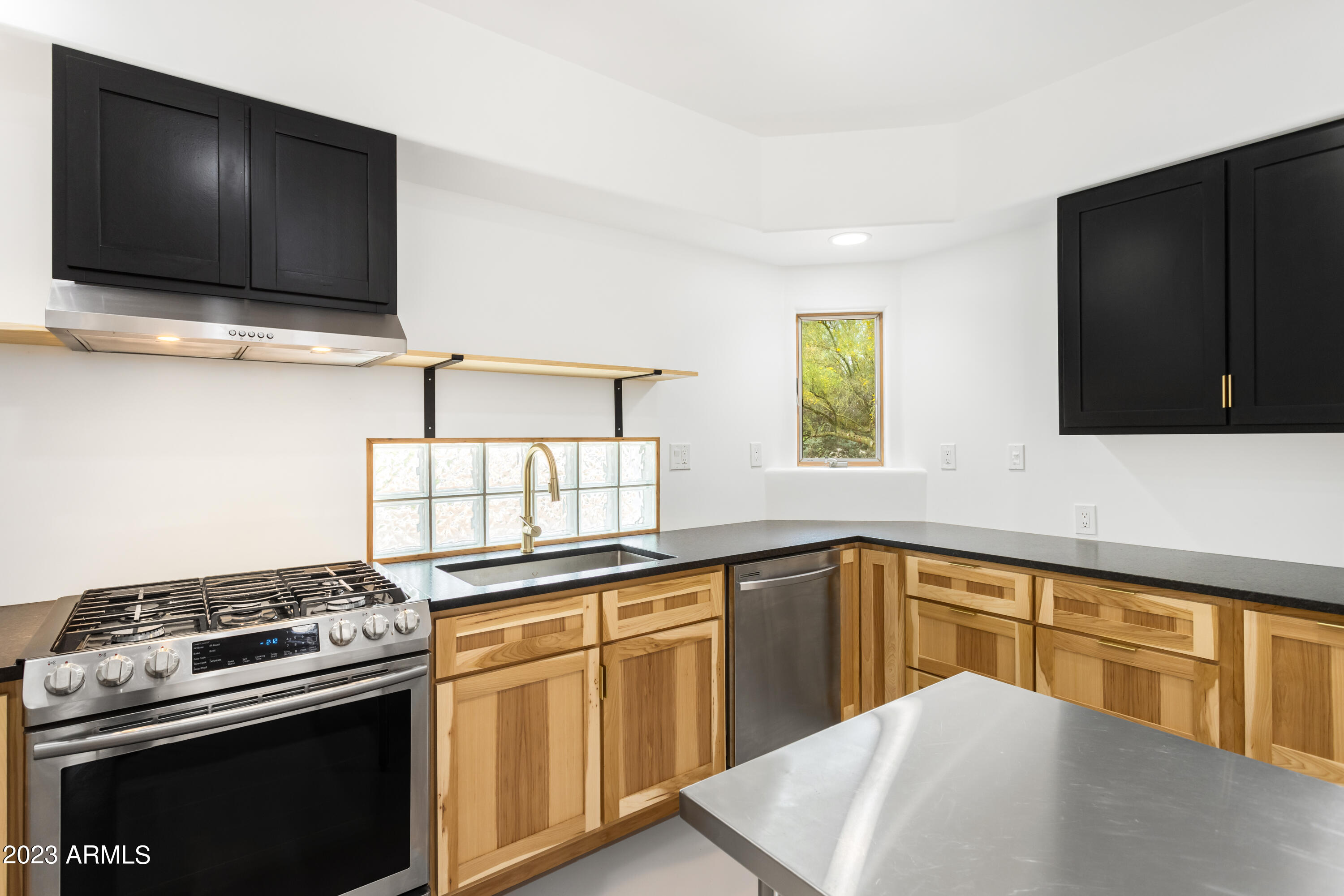 MOUNTAIN SHADOWS PHASE A - Residential