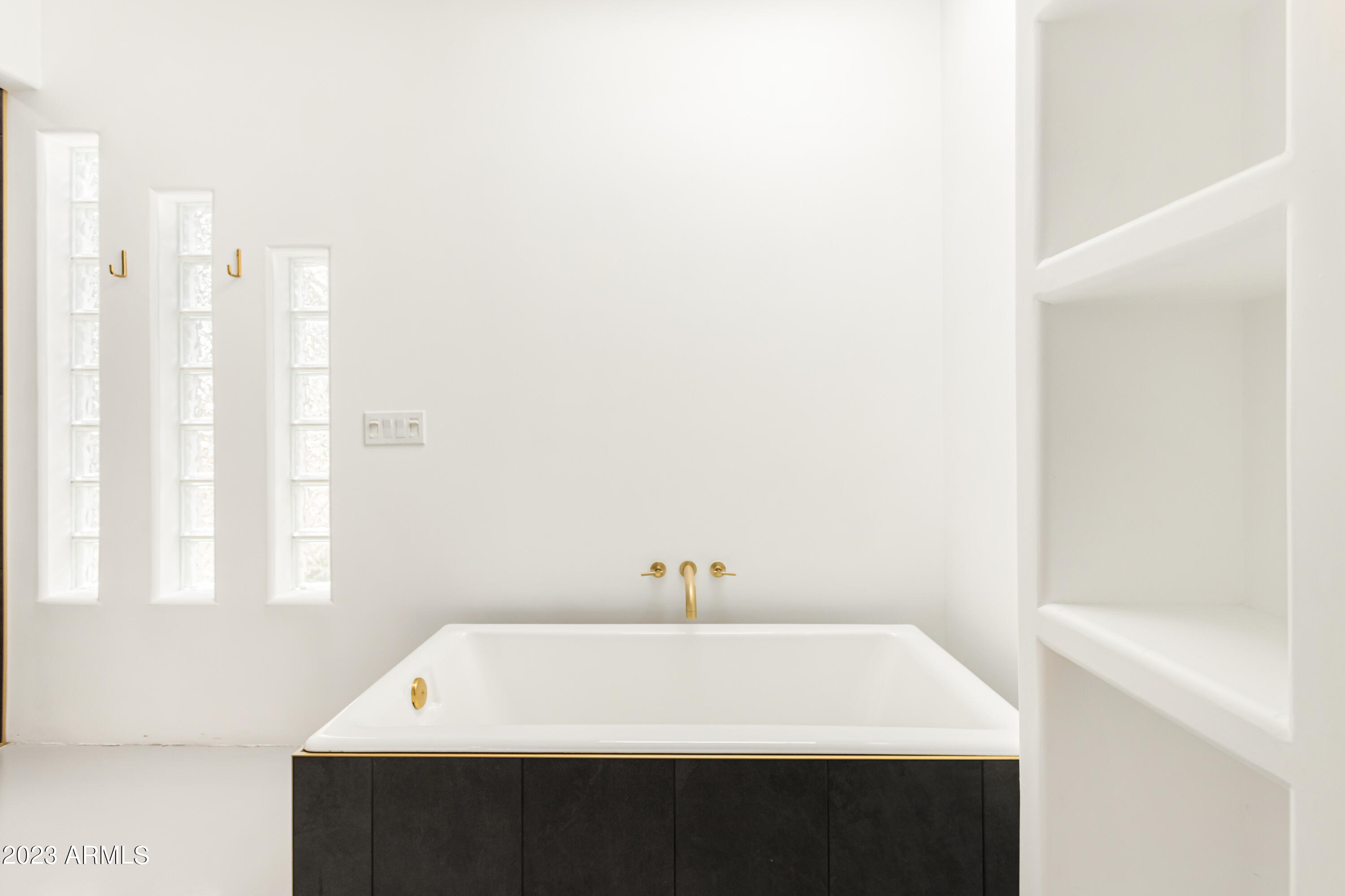 MOUNTAIN SHADOWS PHASE A - Residential