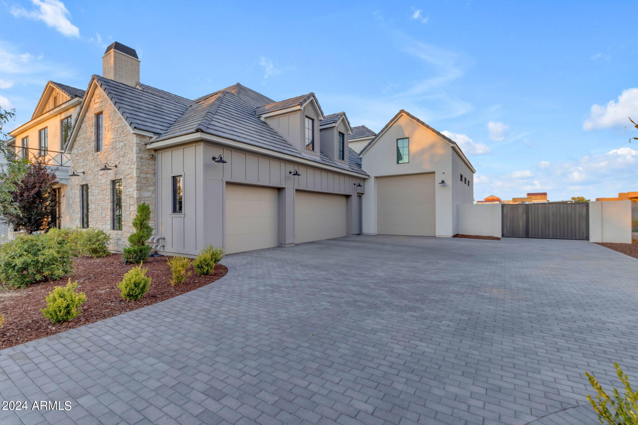 PECAN LIGHTS - Residential