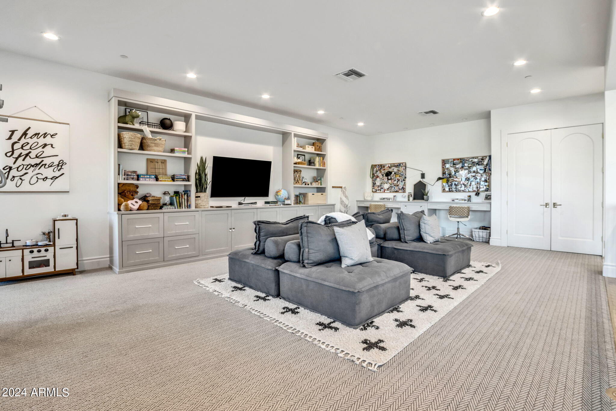 PECAN LIGHTS - Residential