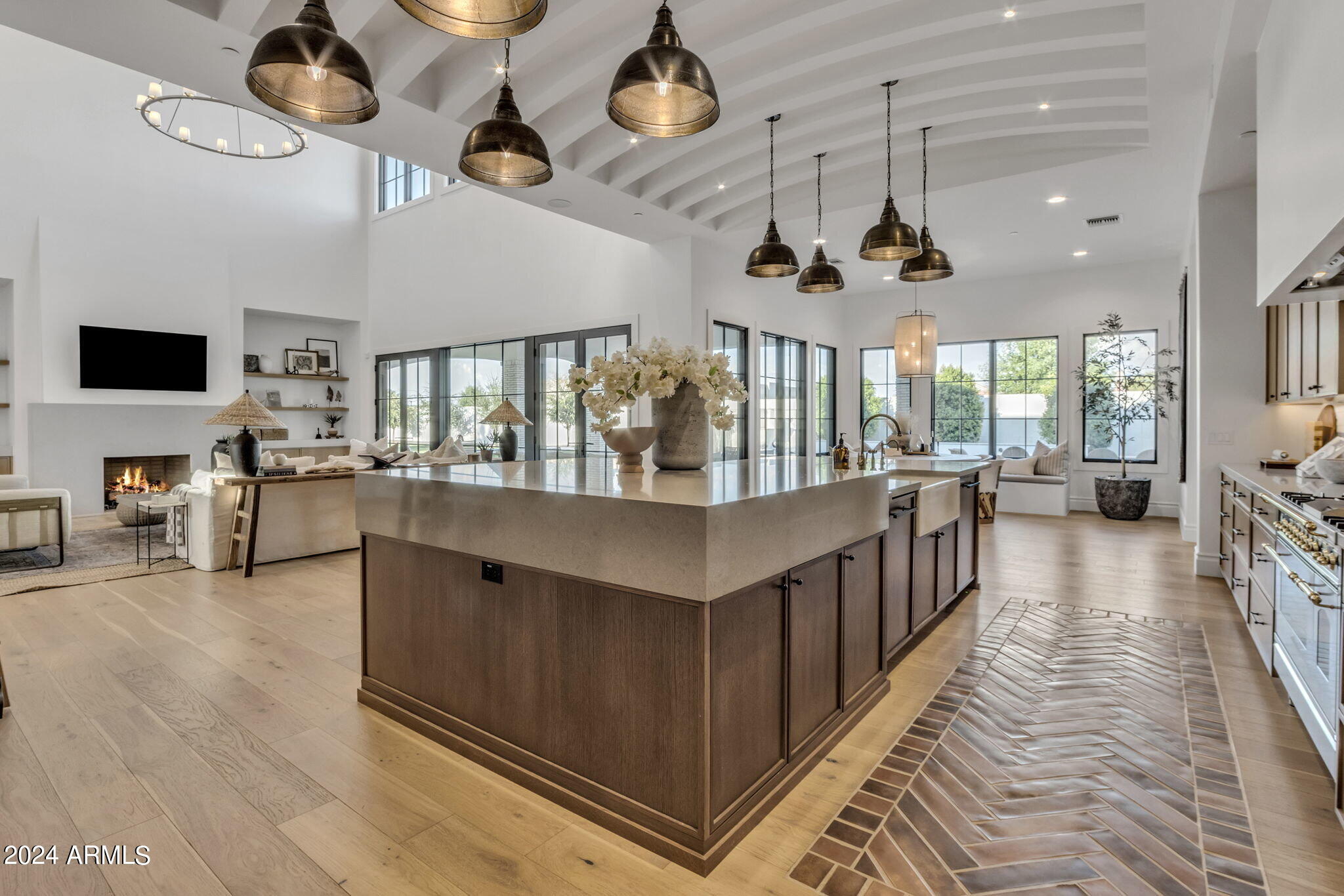 PECAN LIGHTS - Residential