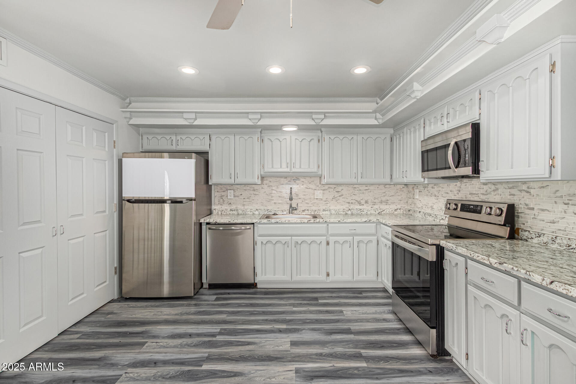 VILLAGE AT CAVE CREEK 1 - Residential