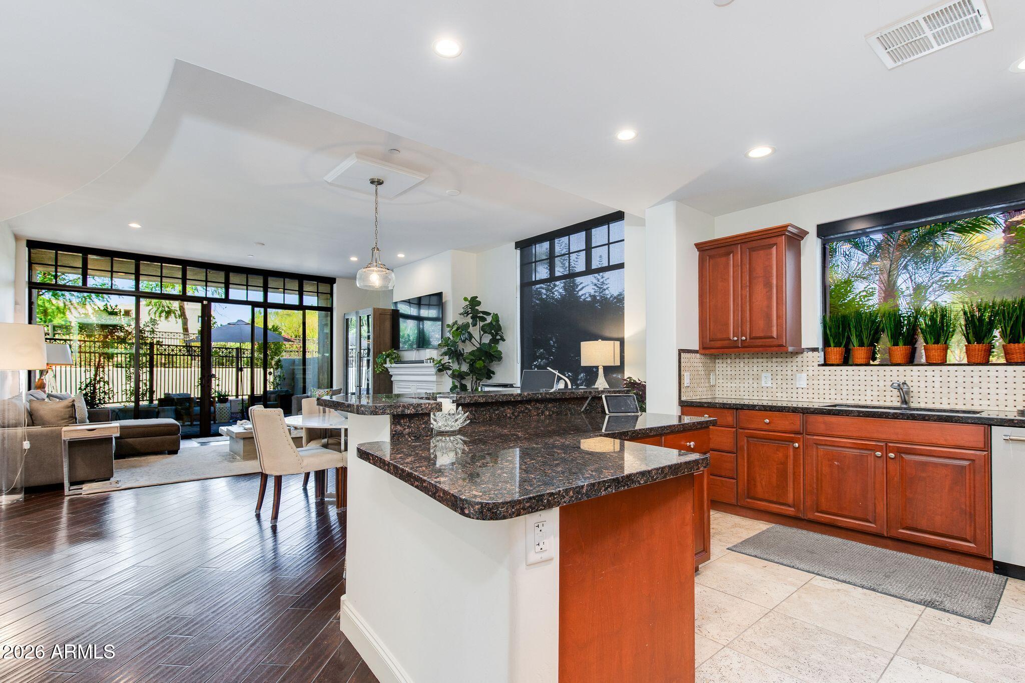 FAIRWAY LODGE AT THE BILTMORE CONDOMINIUM AMD - Residential
