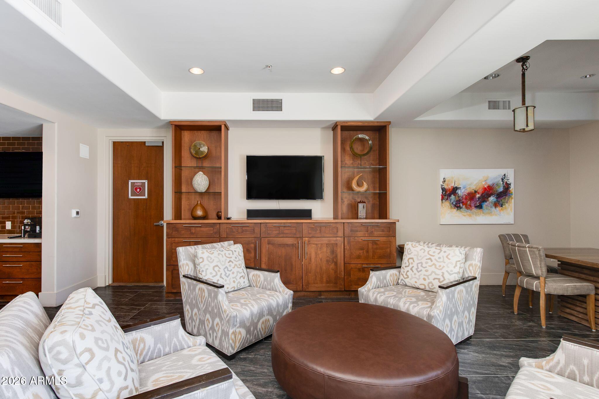 FAIRWAY LODGE AT THE BILTMORE CONDOMINIUM AMD - Residential