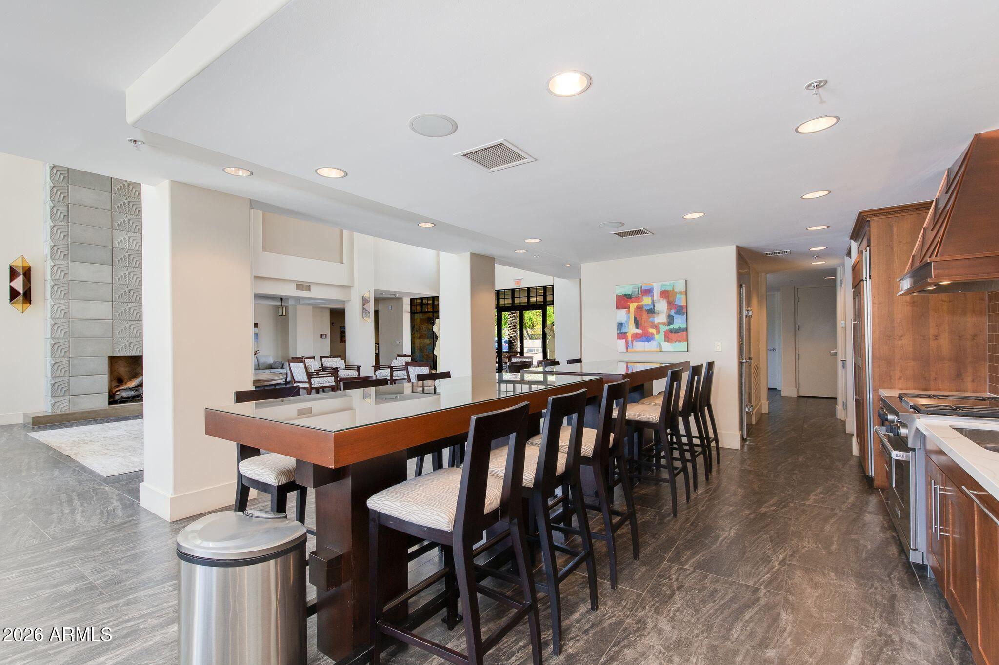 FAIRWAY LODGE AT THE BILTMORE CONDOMINIUM AMD - Residential