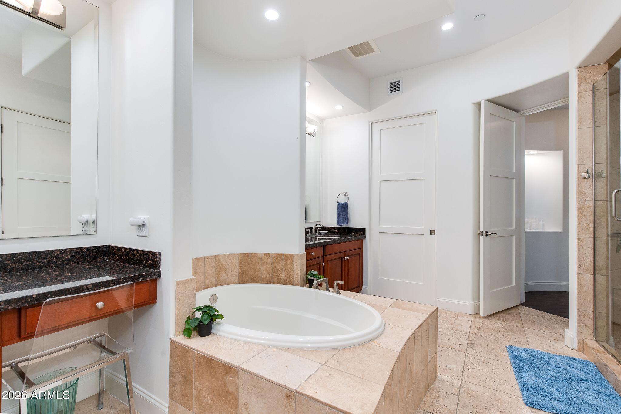FAIRWAY LODGE AT THE BILTMORE CONDOMINIUM AMD - Residential