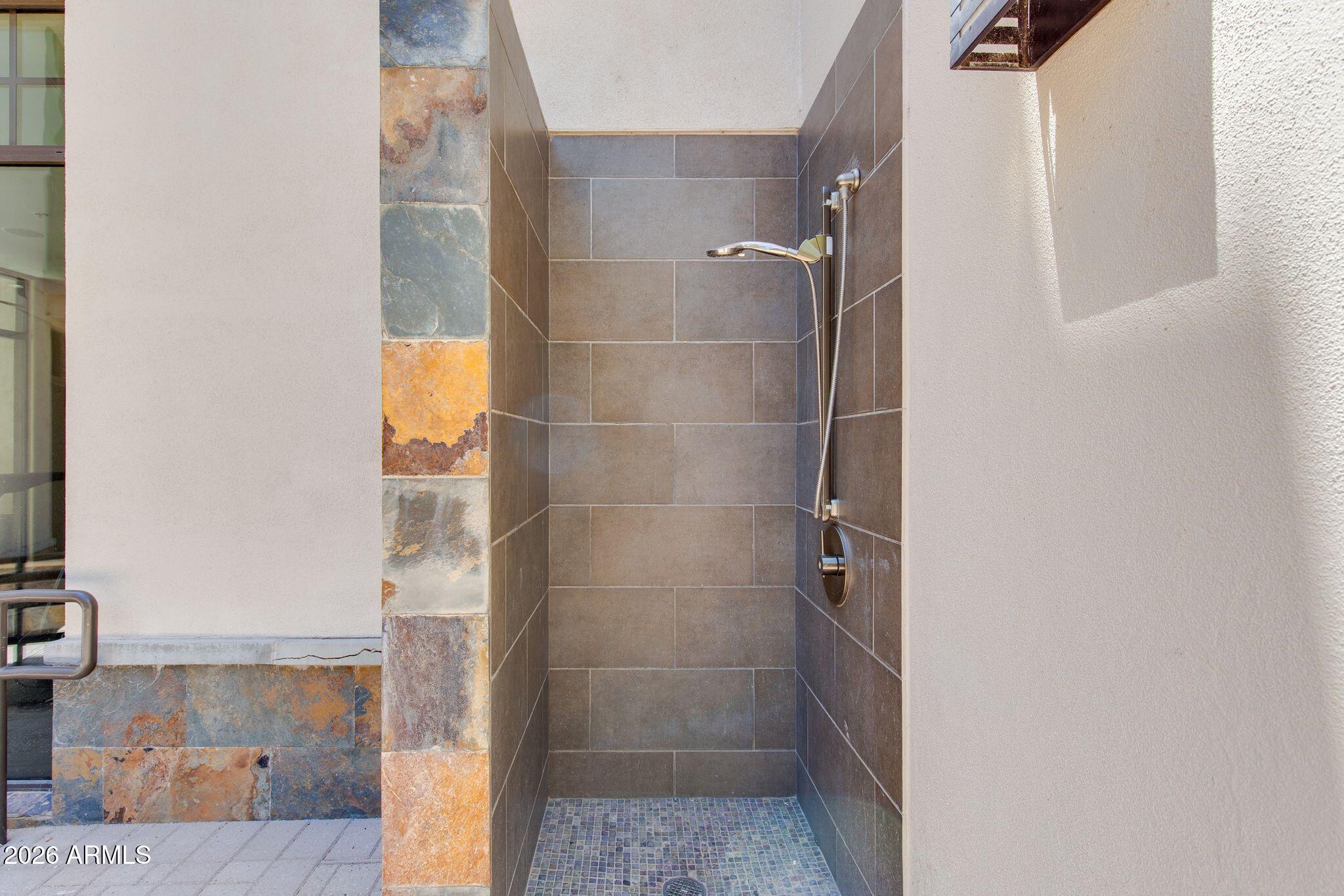 FAIRWAY LODGE AT THE BILTMORE CONDOMINIUM AMD - Residential