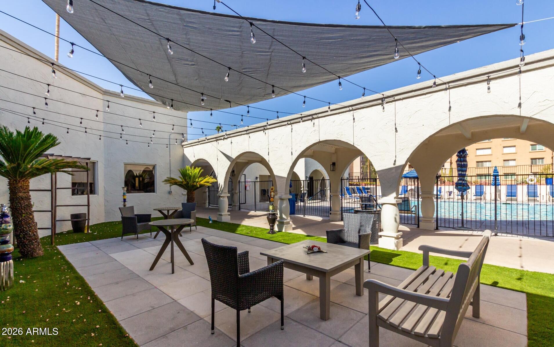 SCOTTSDALE SHADOWS 1 - Residential