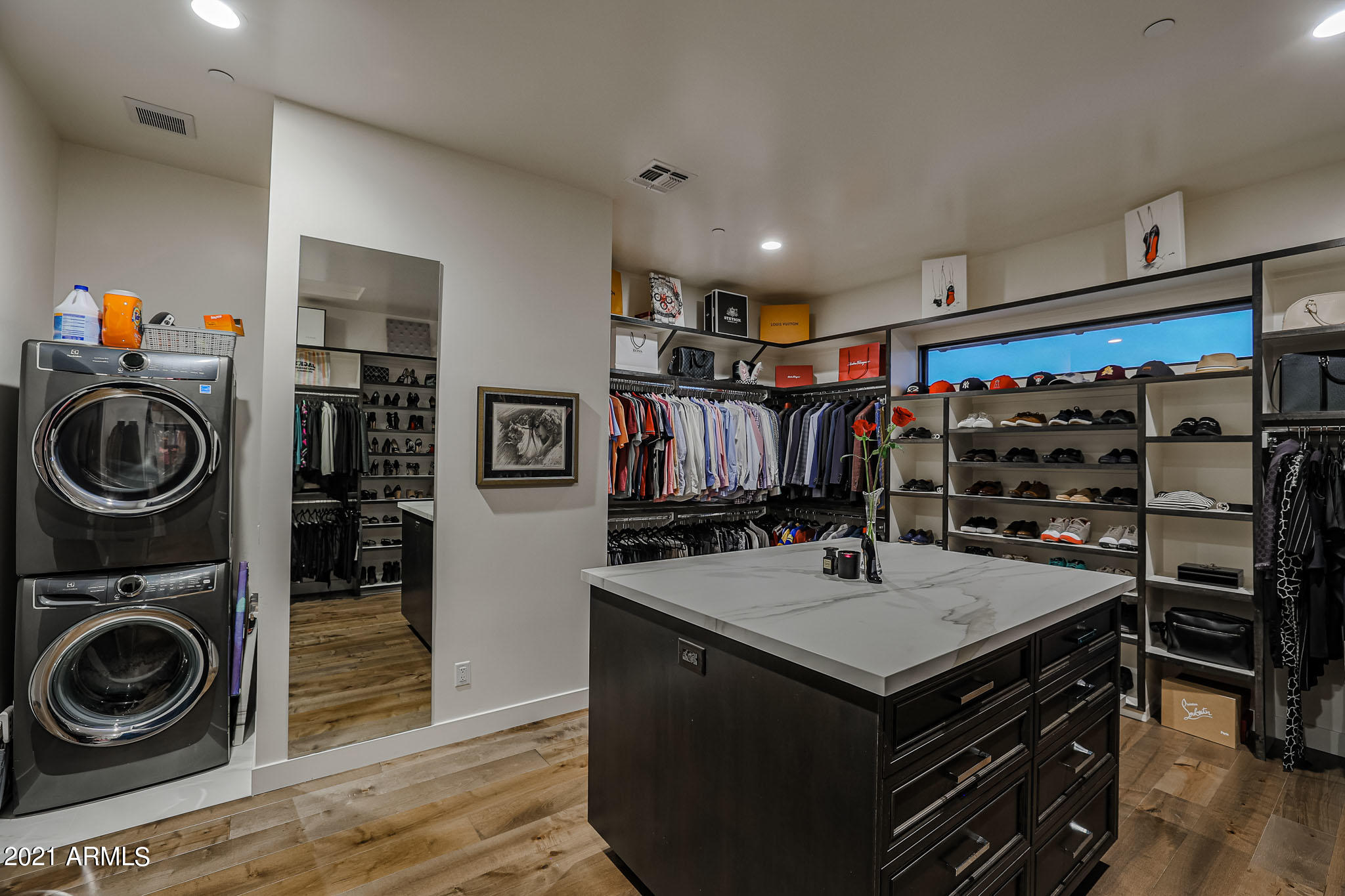PINNACLE PEAK PLACE - Residential
