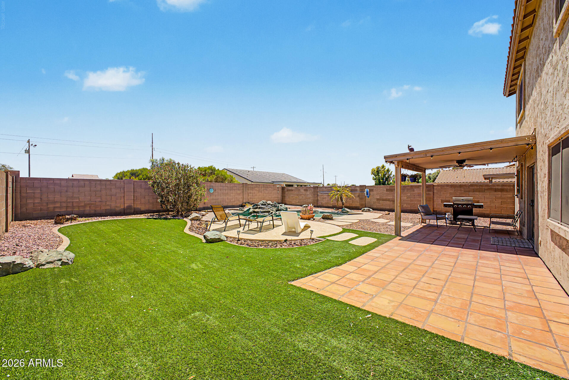 SUNSET POINT - Residential