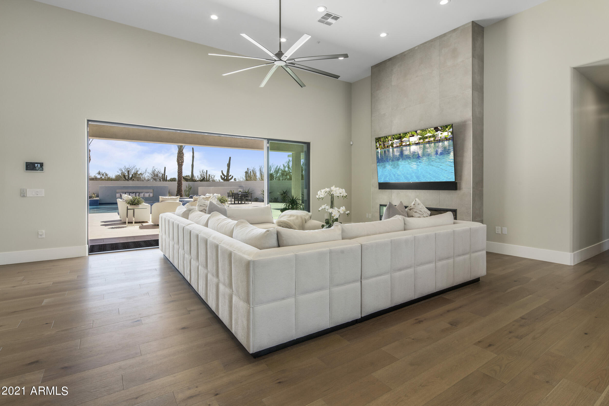 PINNACLE PEAK ESTATES - Residential