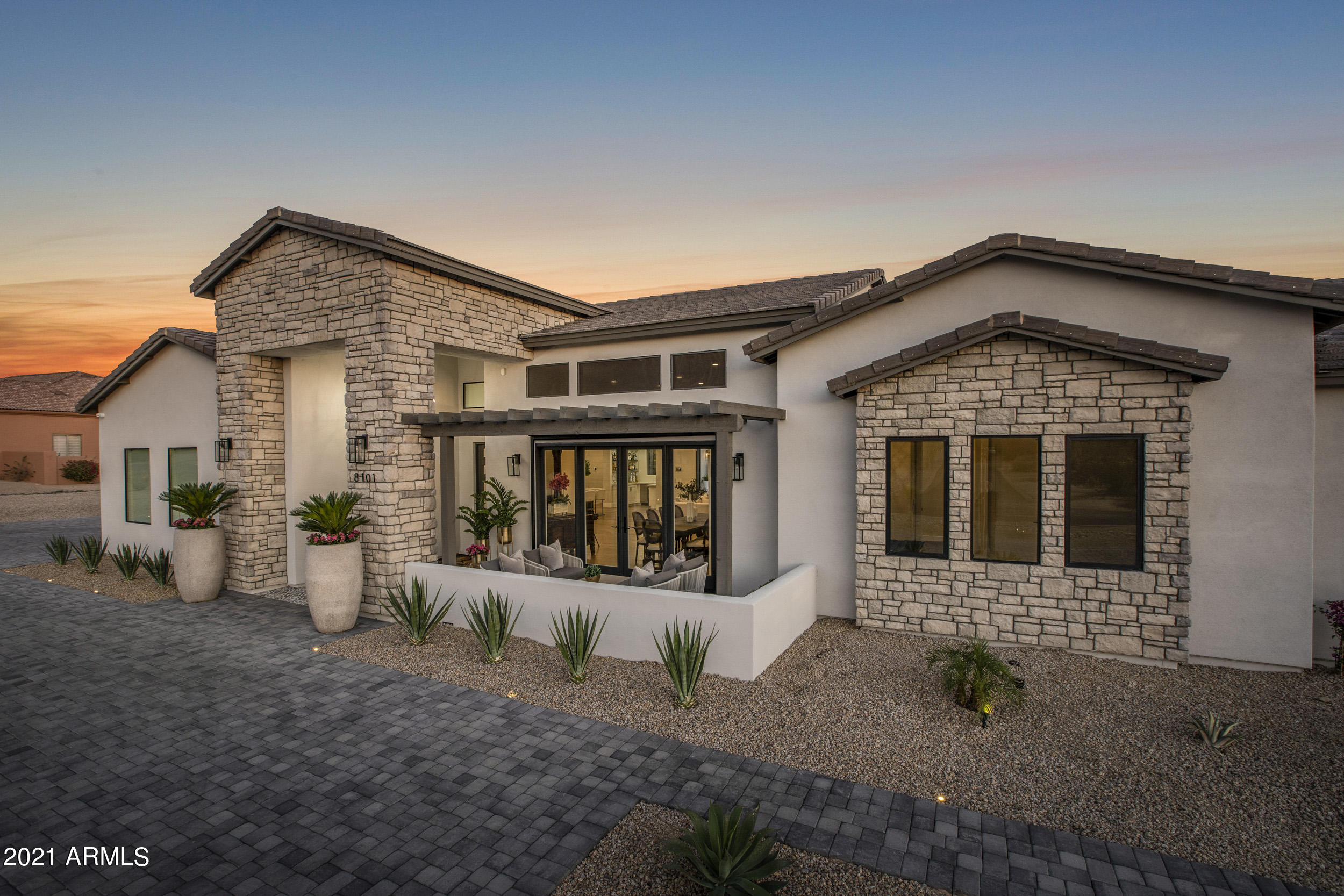 PINNACLE PEAK ESTATES - Residential