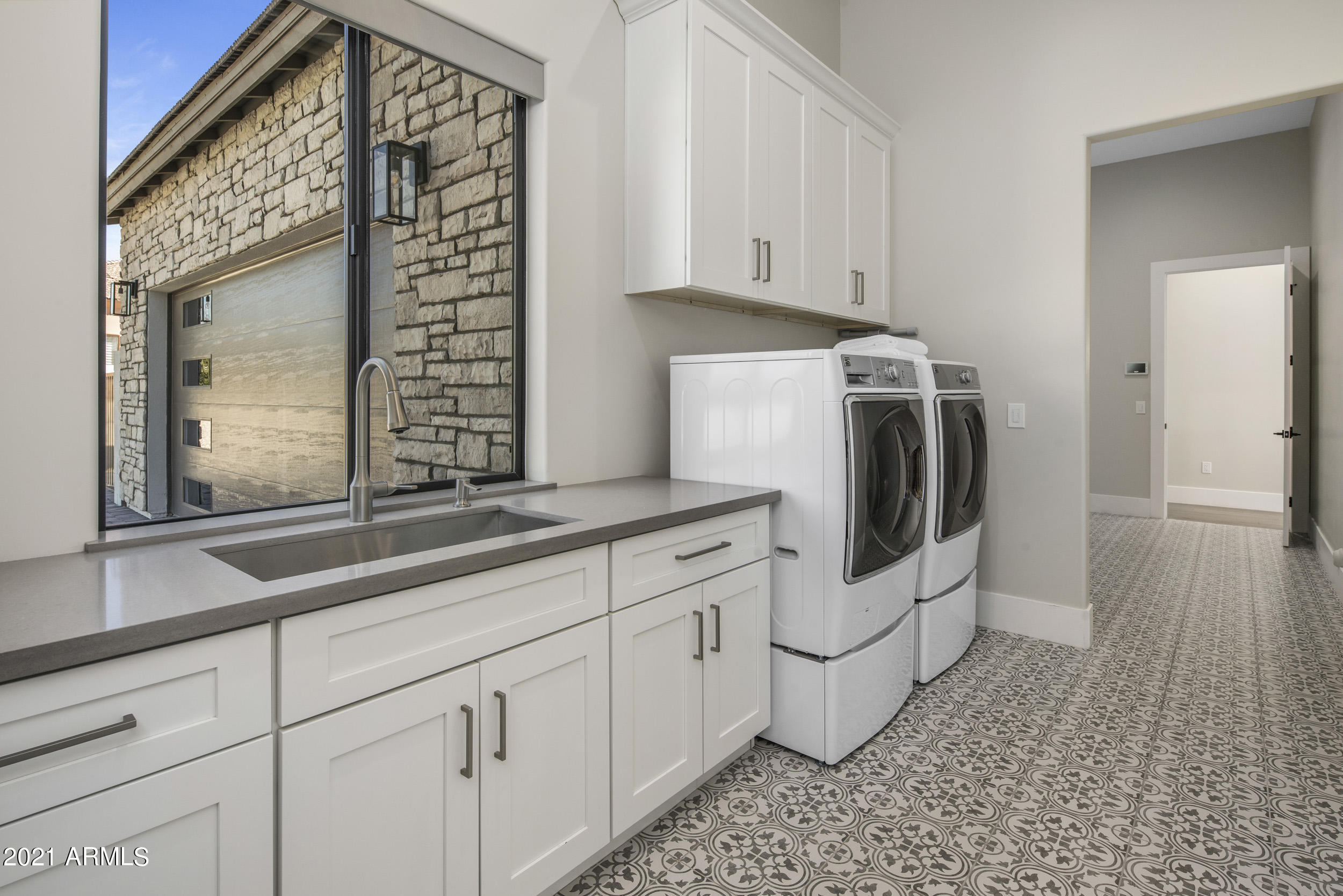 PINNACLE PEAK ESTATES - Residential