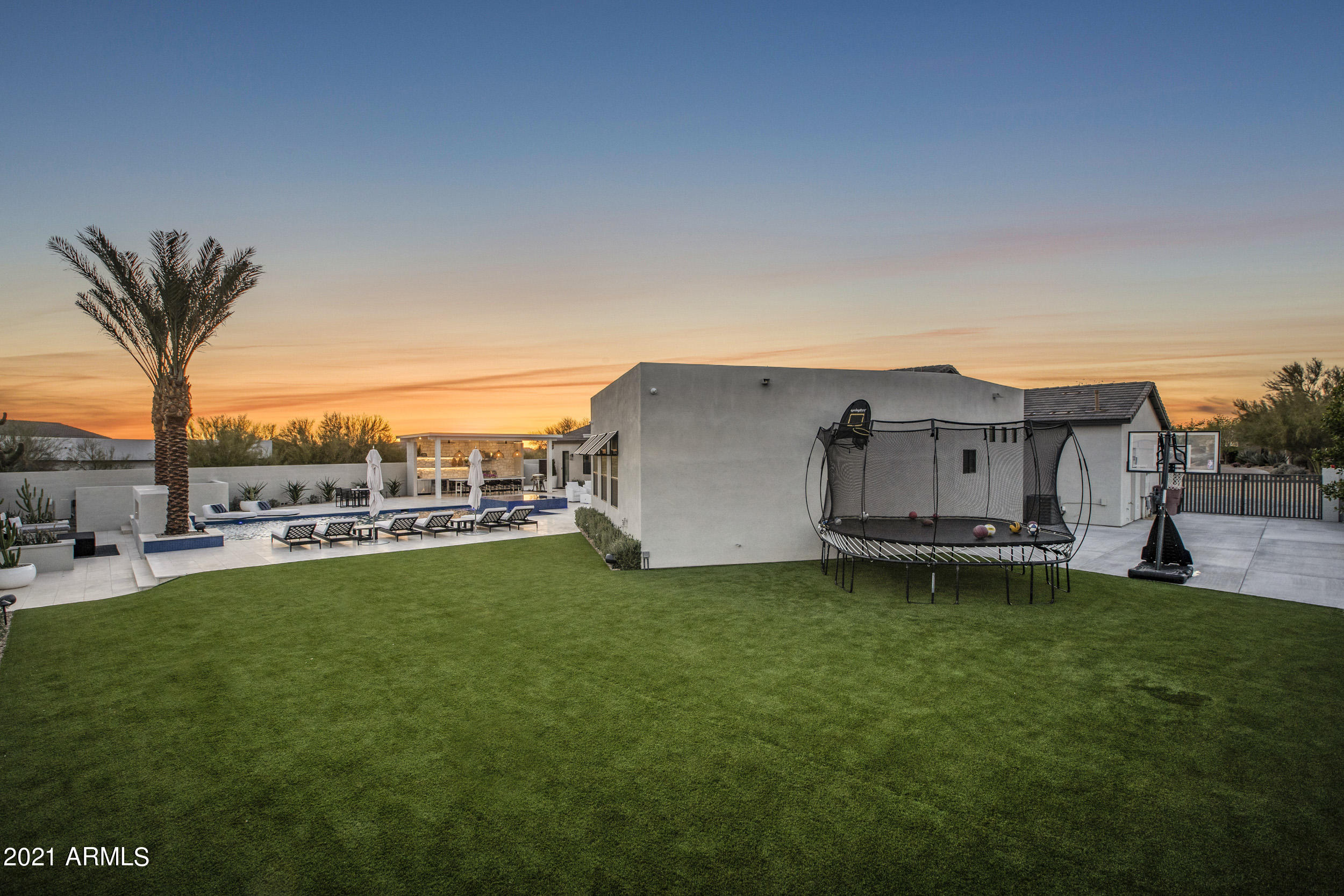 PINNACLE PEAK ESTATES - Residential