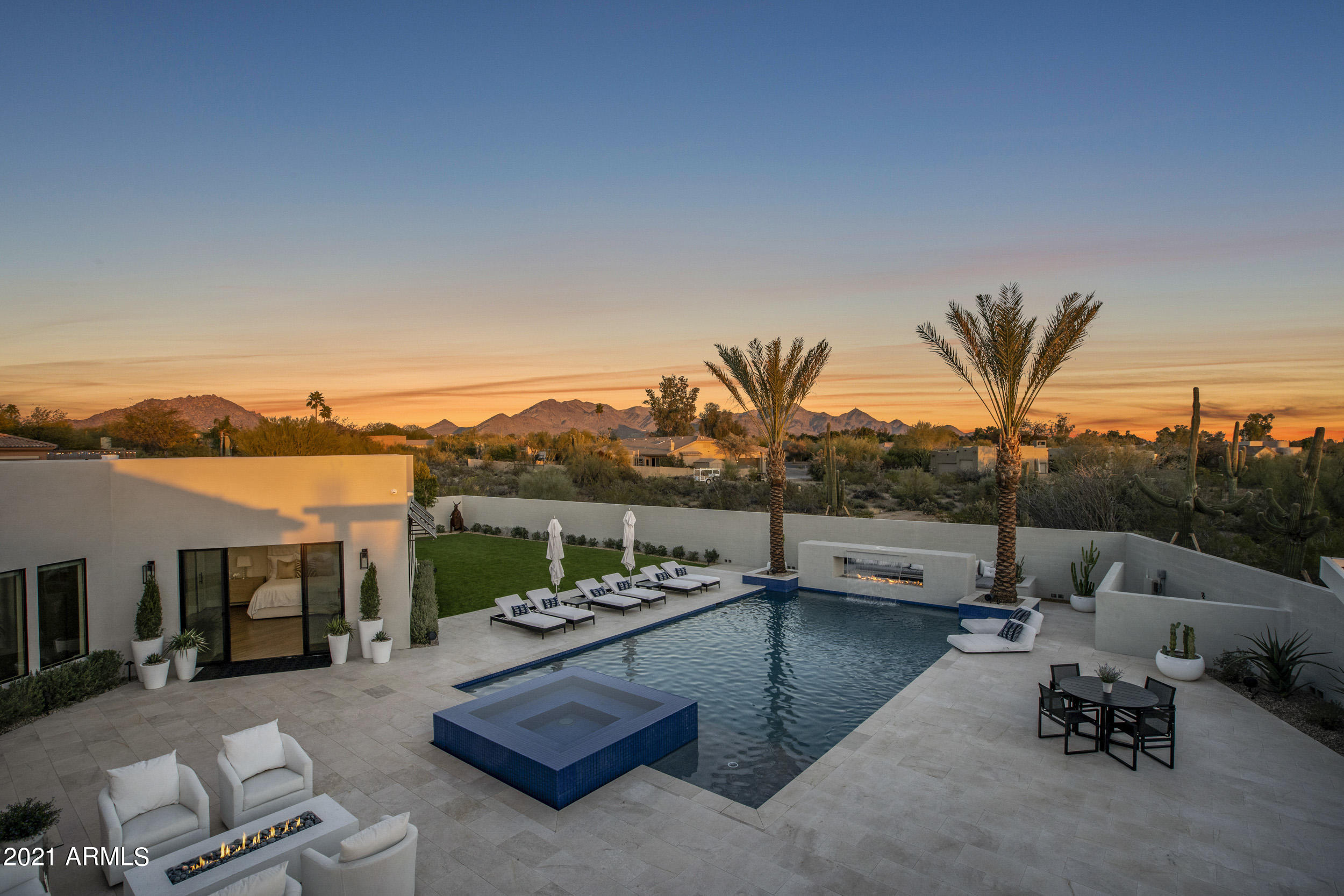 PINNACLE PEAK ESTATES - Residential