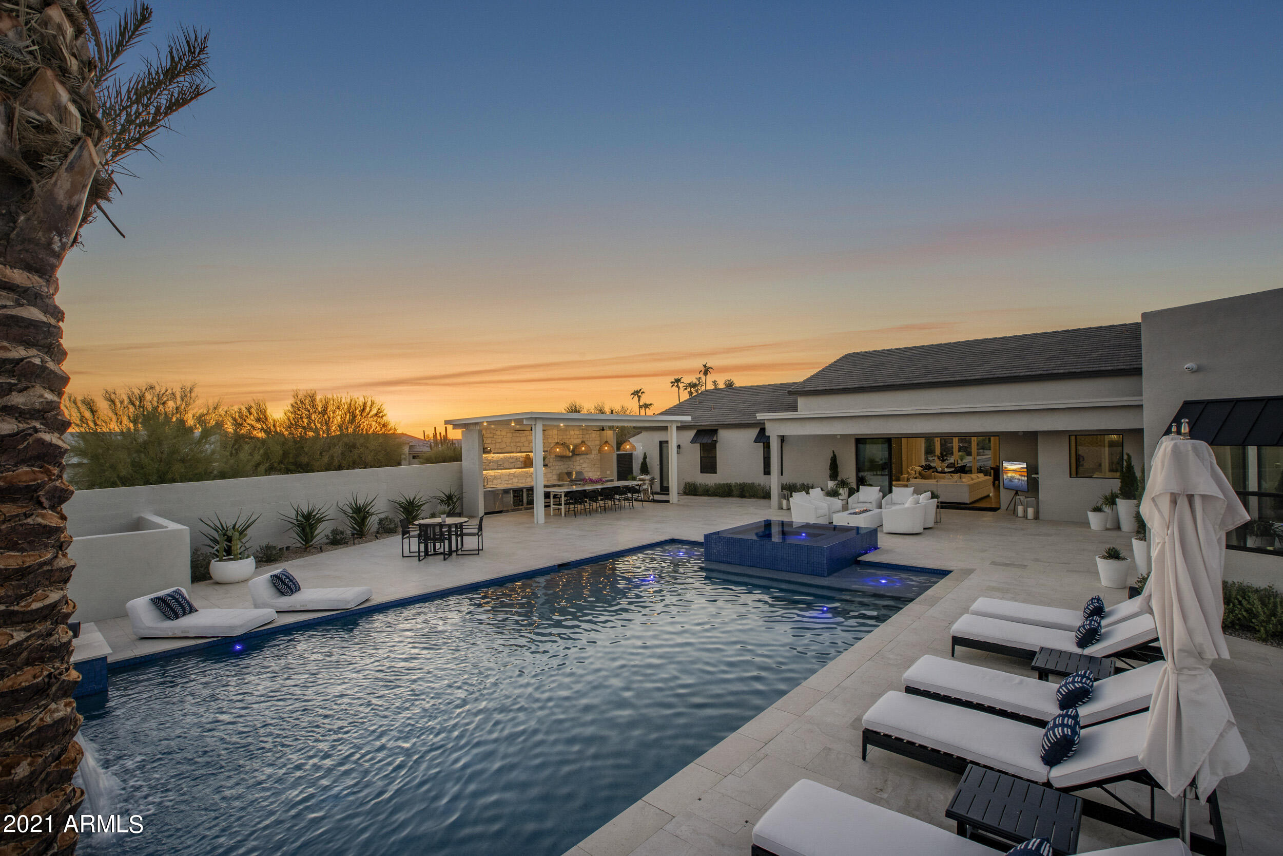PINNACLE PEAK ESTATES - Residential