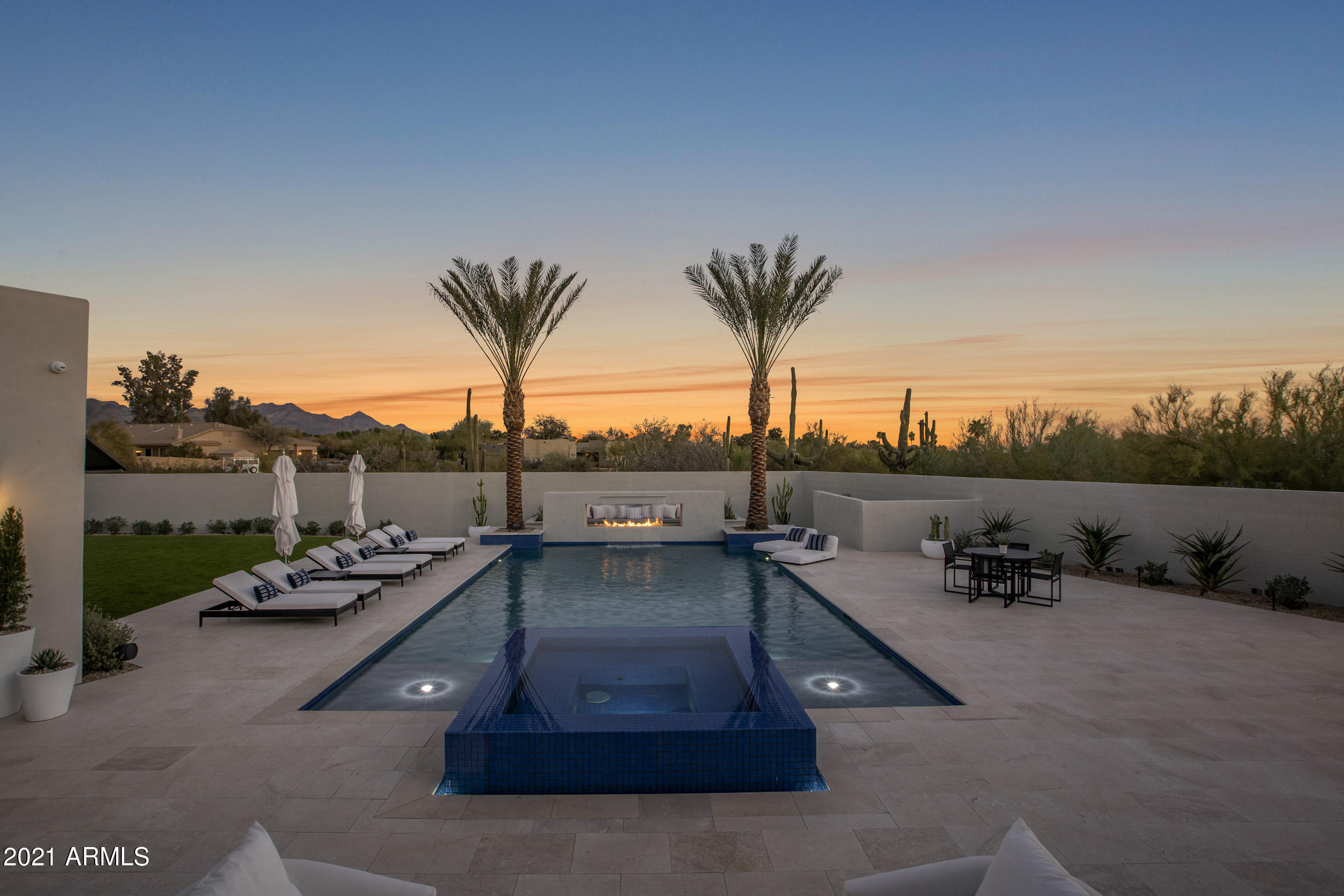 PINNACLE PEAK ESTATES - Residential