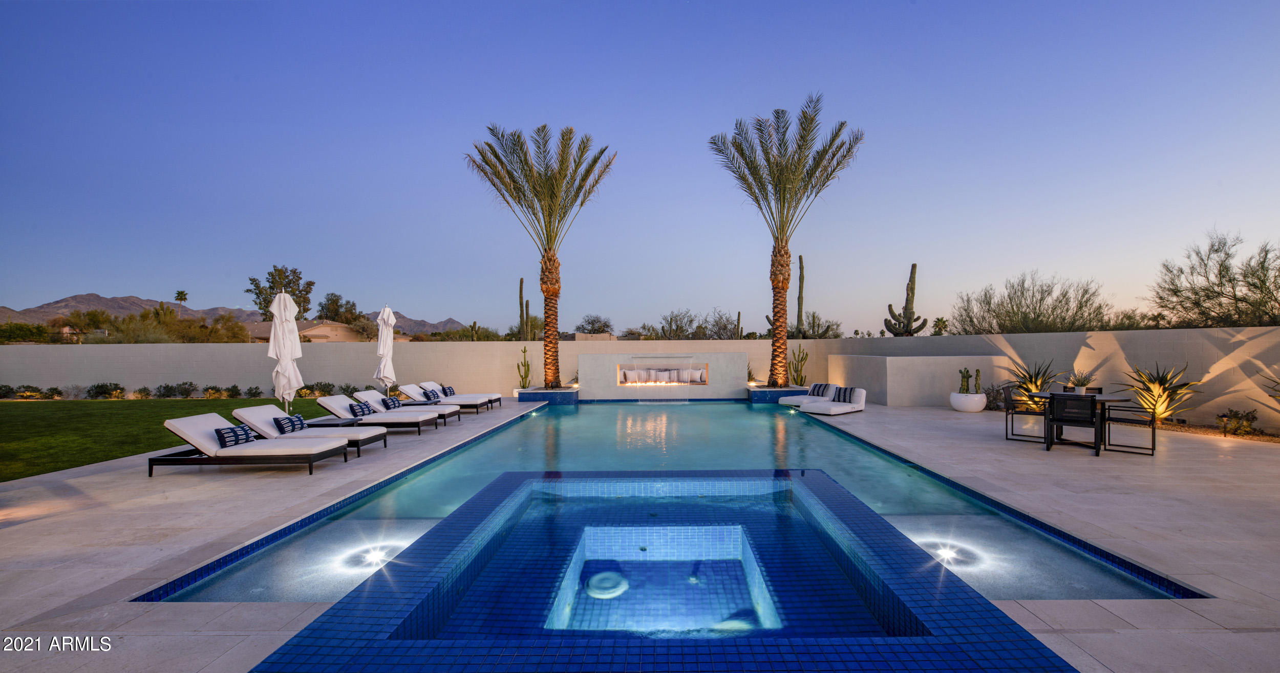 PINNACLE PEAK ESTATES - Residential