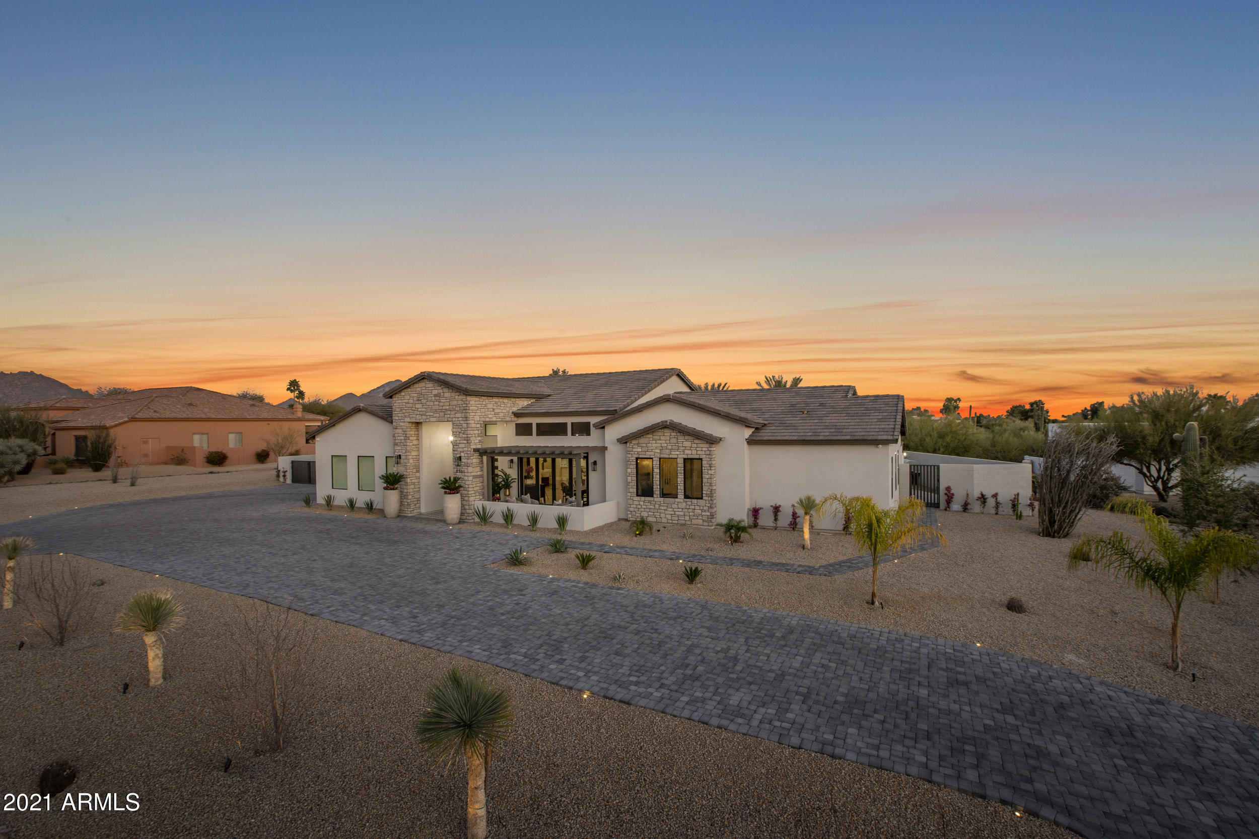PINNACLE PEAK ESTATES - Residential