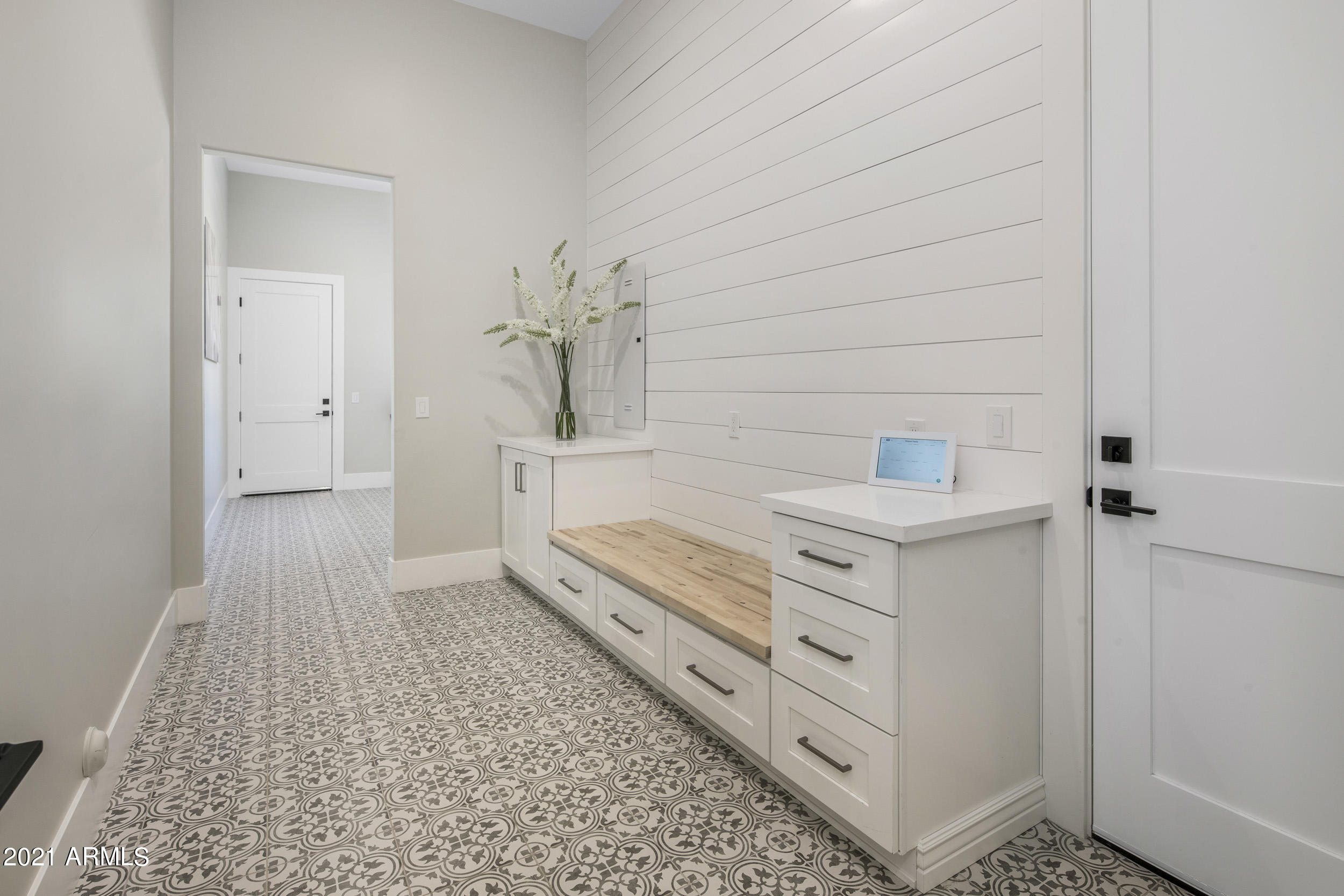 PINNACLE PEAK ESTATES - Residential