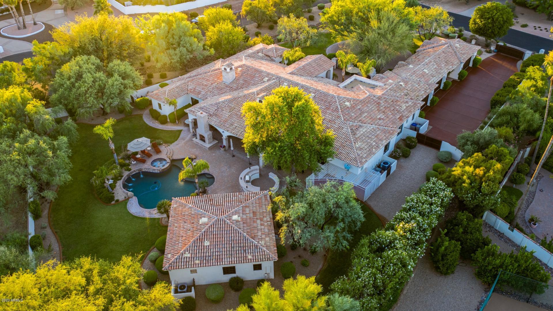 CAMELBACK COUNTRY CLUB ESTATES - Residential