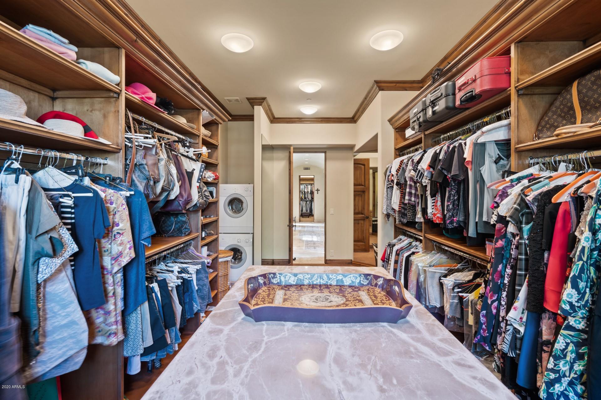 CAMELBACK COUNTRY CLUB ESTATES - Residential