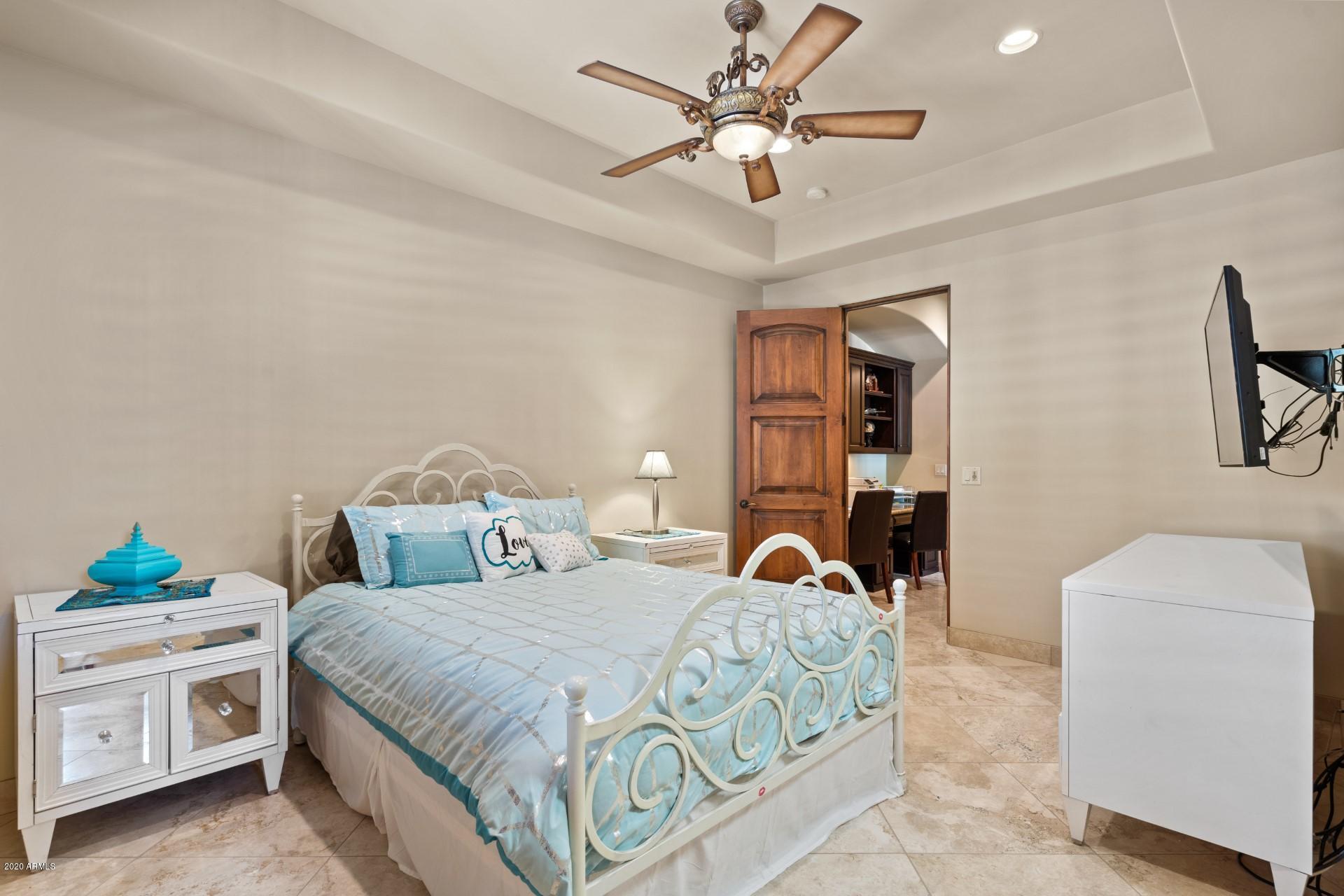 CAMELBACK COUNTRY CLUB ESTATES - Residential