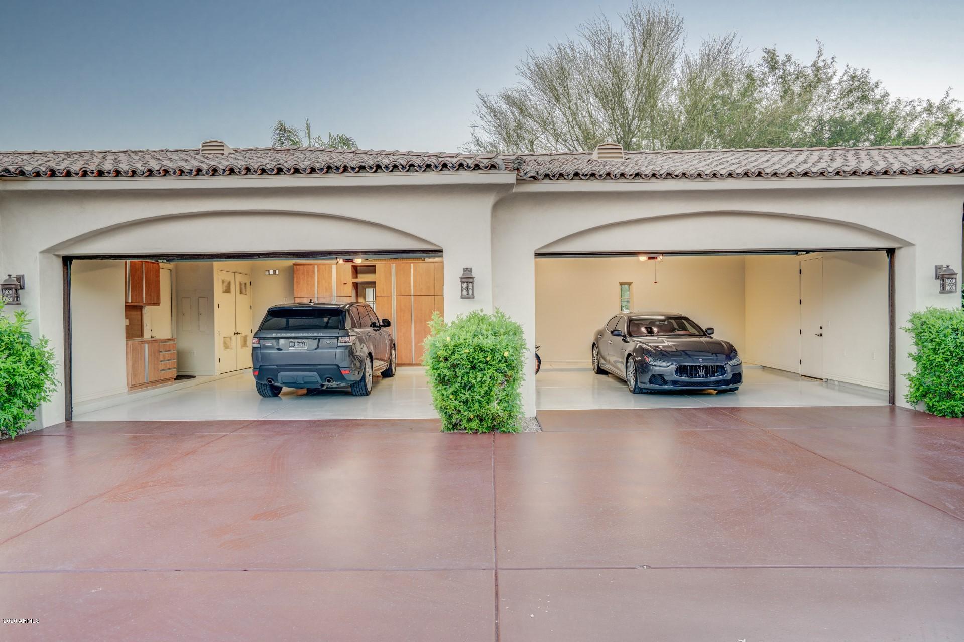 CAMELBACK COUNTRY CLUB ESTATES - Residential