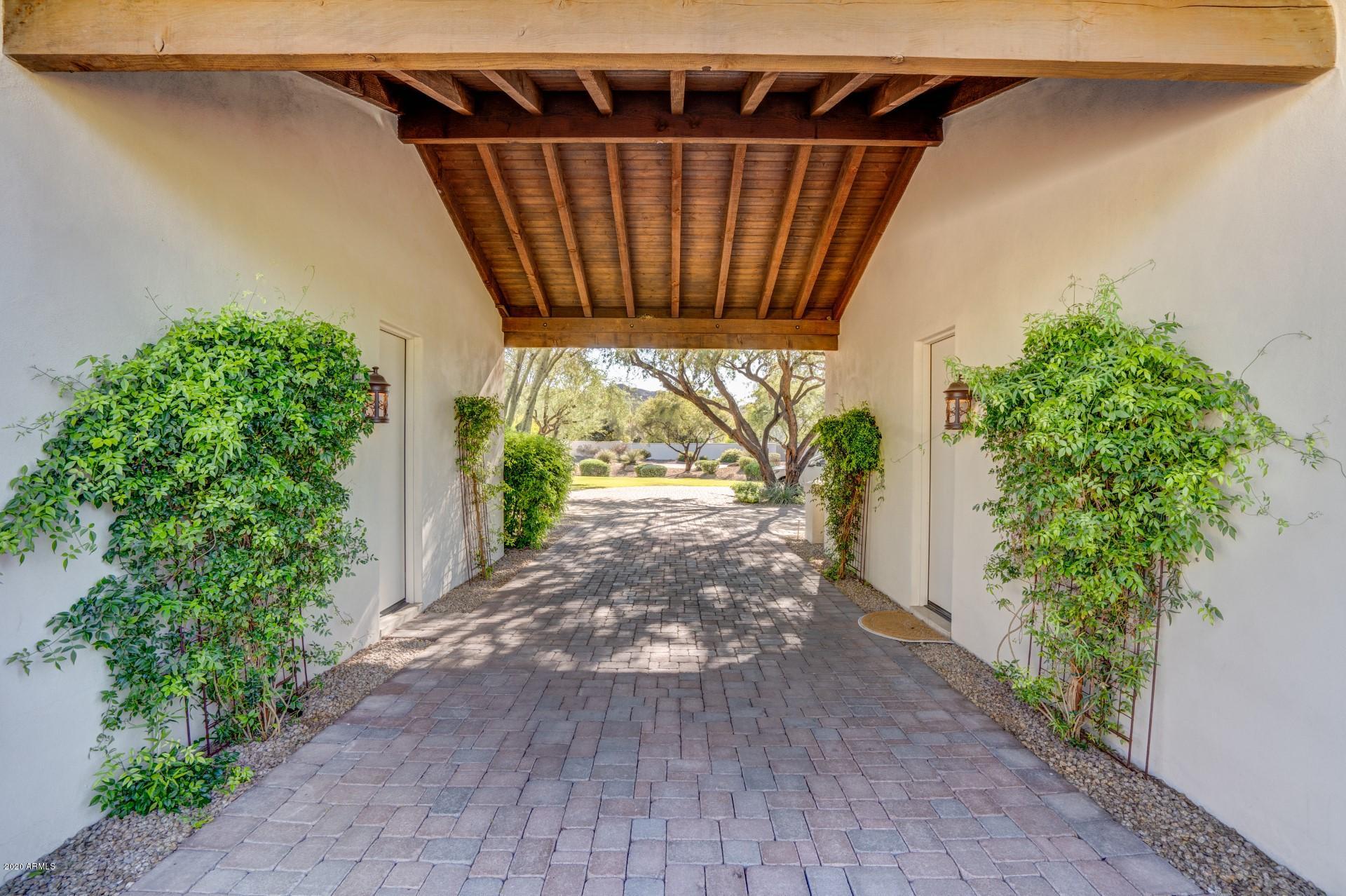 CAMELBACK COUNTRY CLUB ESTATES - Residential