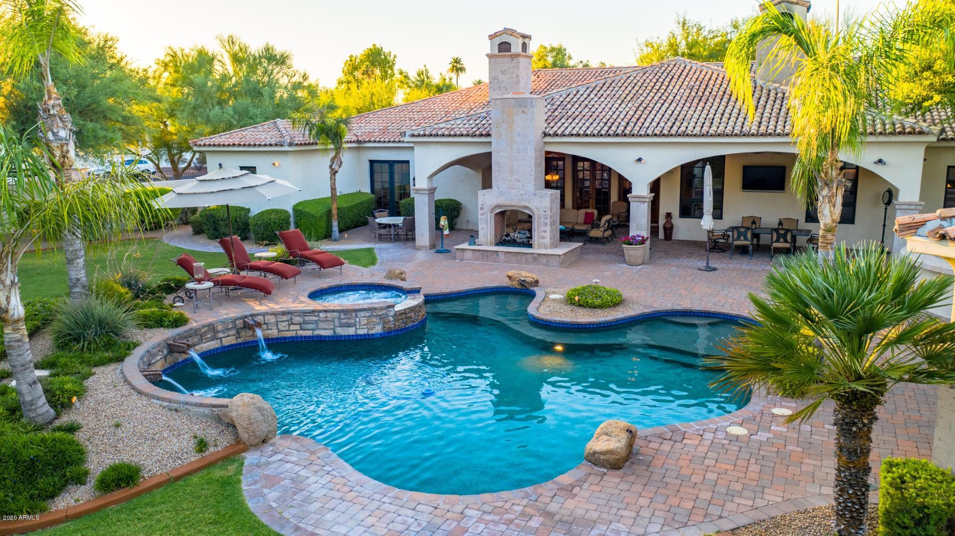 CAMELBACK COUNTRY CLUB ESTATES - Residential
